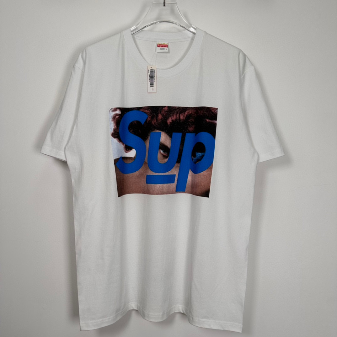 Supreme SS23 Week6  人物LOGO  短袖 圆领 印花T 恤 夏款 男女同款 白色 SUP-SS23-123