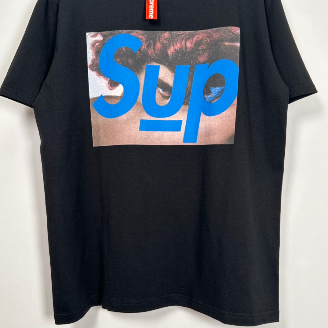  Supreme SS23 Week6  人物LOGO  短袖 圆领 印花T 恤 夏款 男女同款 黑色 SUP-SS23-123