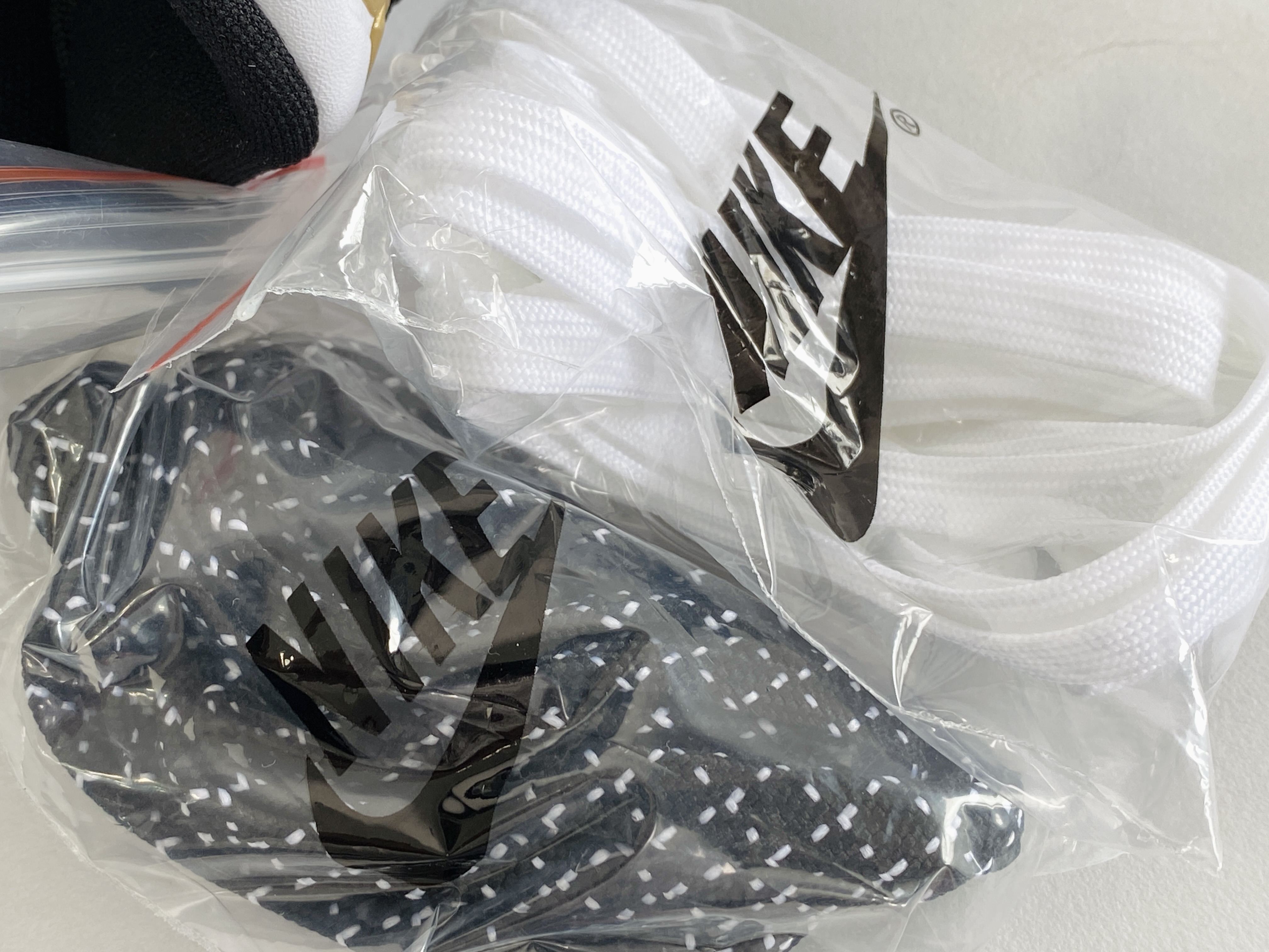 滅世純原 原盒版 Kobe4 GIGI Mambacita 前掌LUNAR泡棉 后掌气垫 黑白 低筒 科比 4  篮球鞋 实战鞋 球鞋 男鞋  FJ9363-100