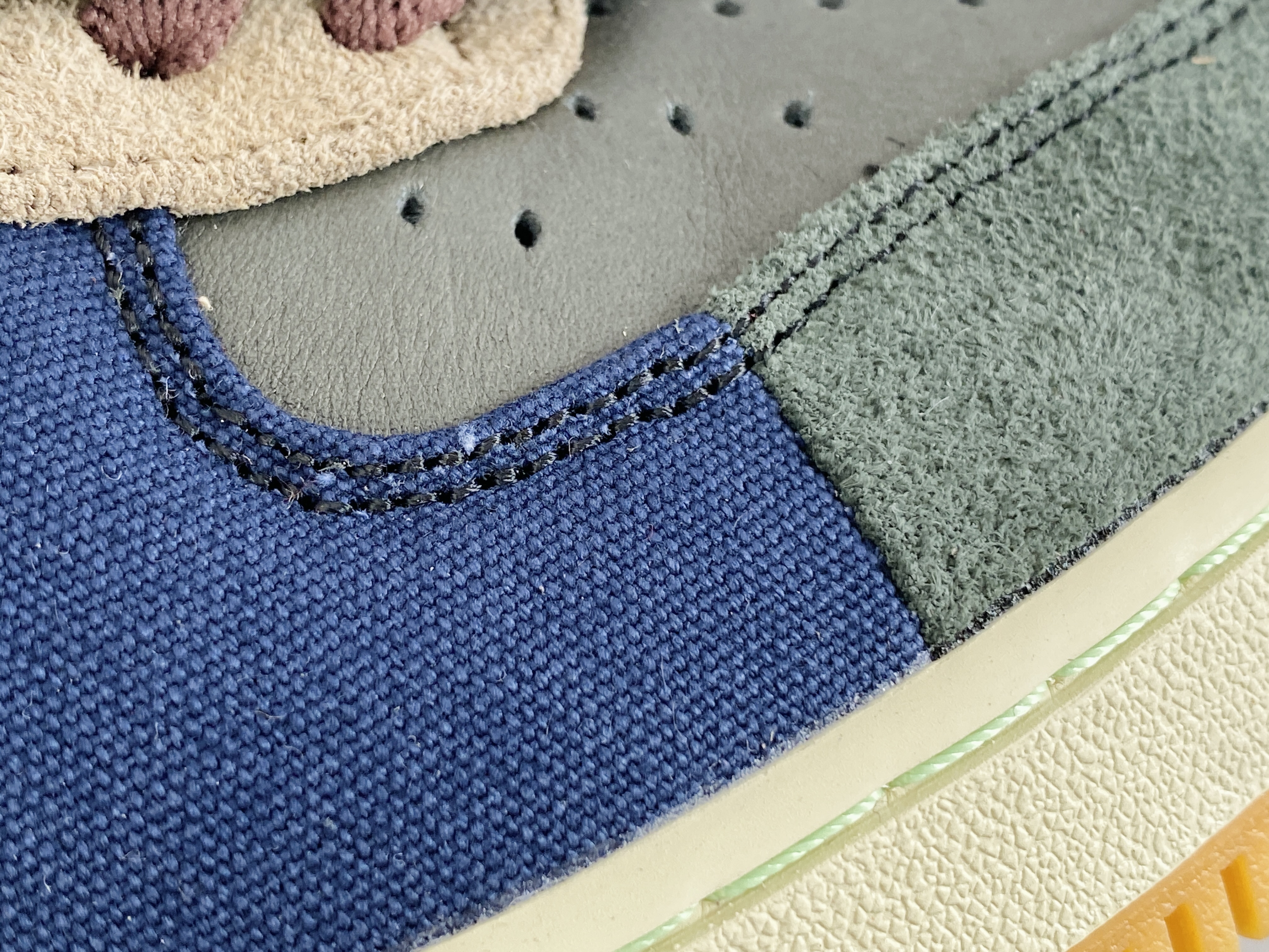  Travis Scott x Air Force 1 Cactus Jack TS 鬼脸 联名 拼接 空军一号 低筒 休闲鞋 板鞋 男鞋 女鞋 CN2405-900