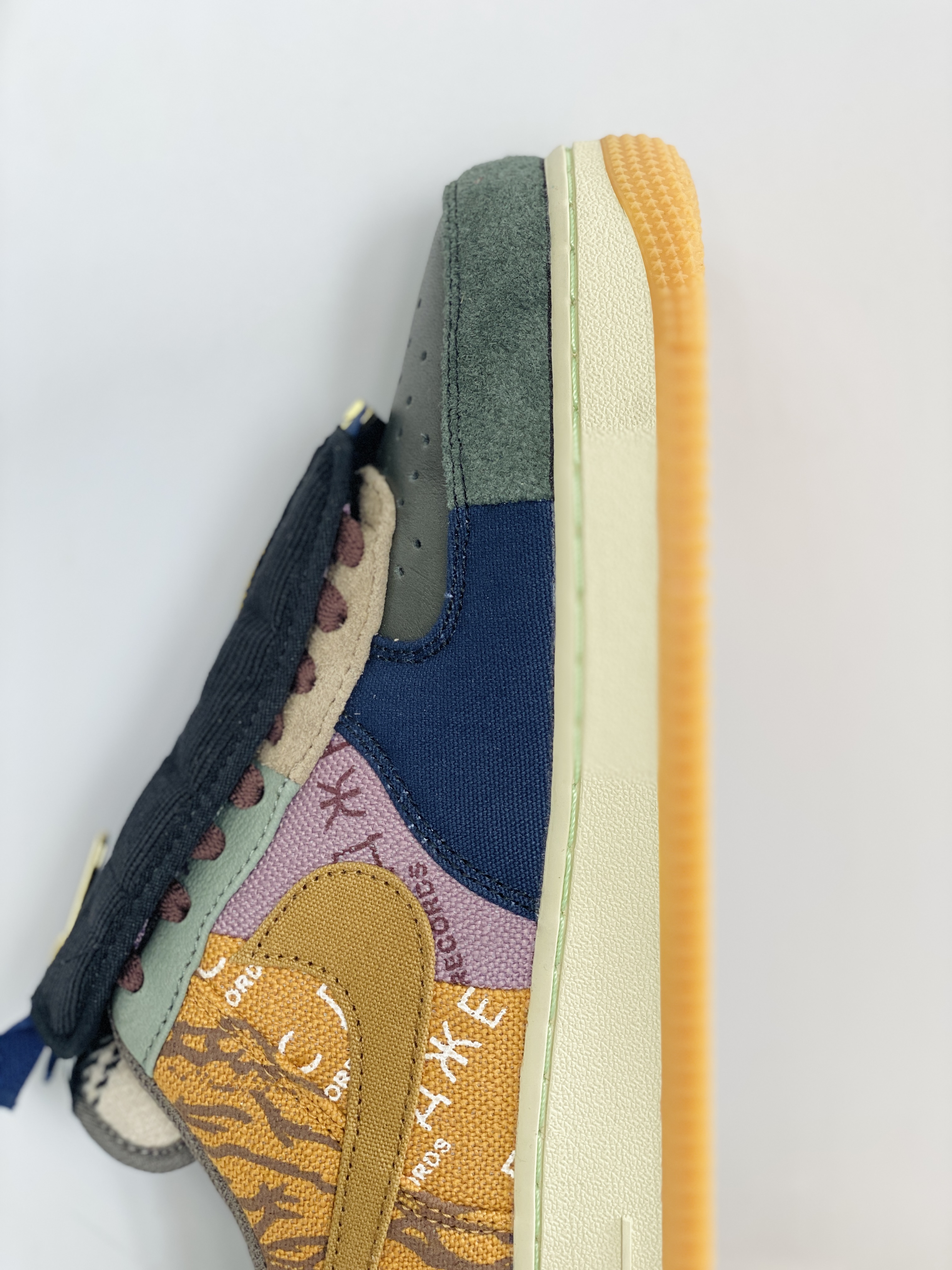  Travis Scott x Air Force 1 Cactus Jack TS 鬼脸 联名 拼接 空军一号 低筒 休闲鞋 板鞋 男鞋 女鞋 CN2405-900