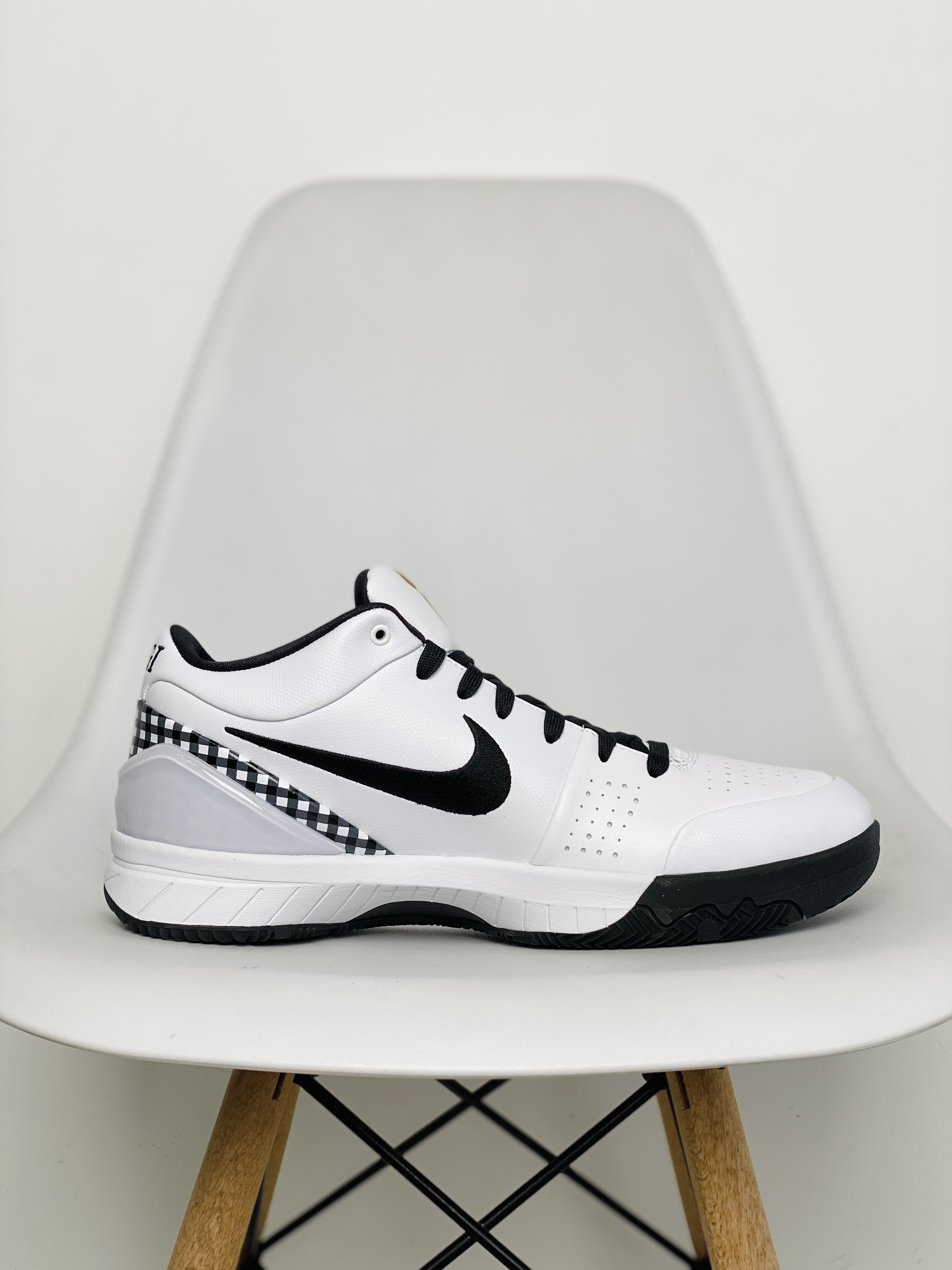 S2外贸 Kobe 4 Protro "Mambacita" Gigi Bryant 紀念款  前掌LUNAR泡棉 后掌气垫 黑白 低筒 科比 4 籃球鞋 实战鞋 球鞋 男鞋  黑白FJ9363-100