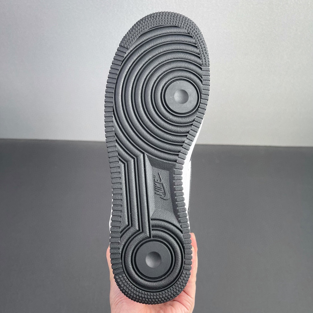 Terror Squad Air Force 1 Low  Black  低筒 空军一号 休闲鞋 板鞋 男鞋 女鞋  黑色 FJ5756-100