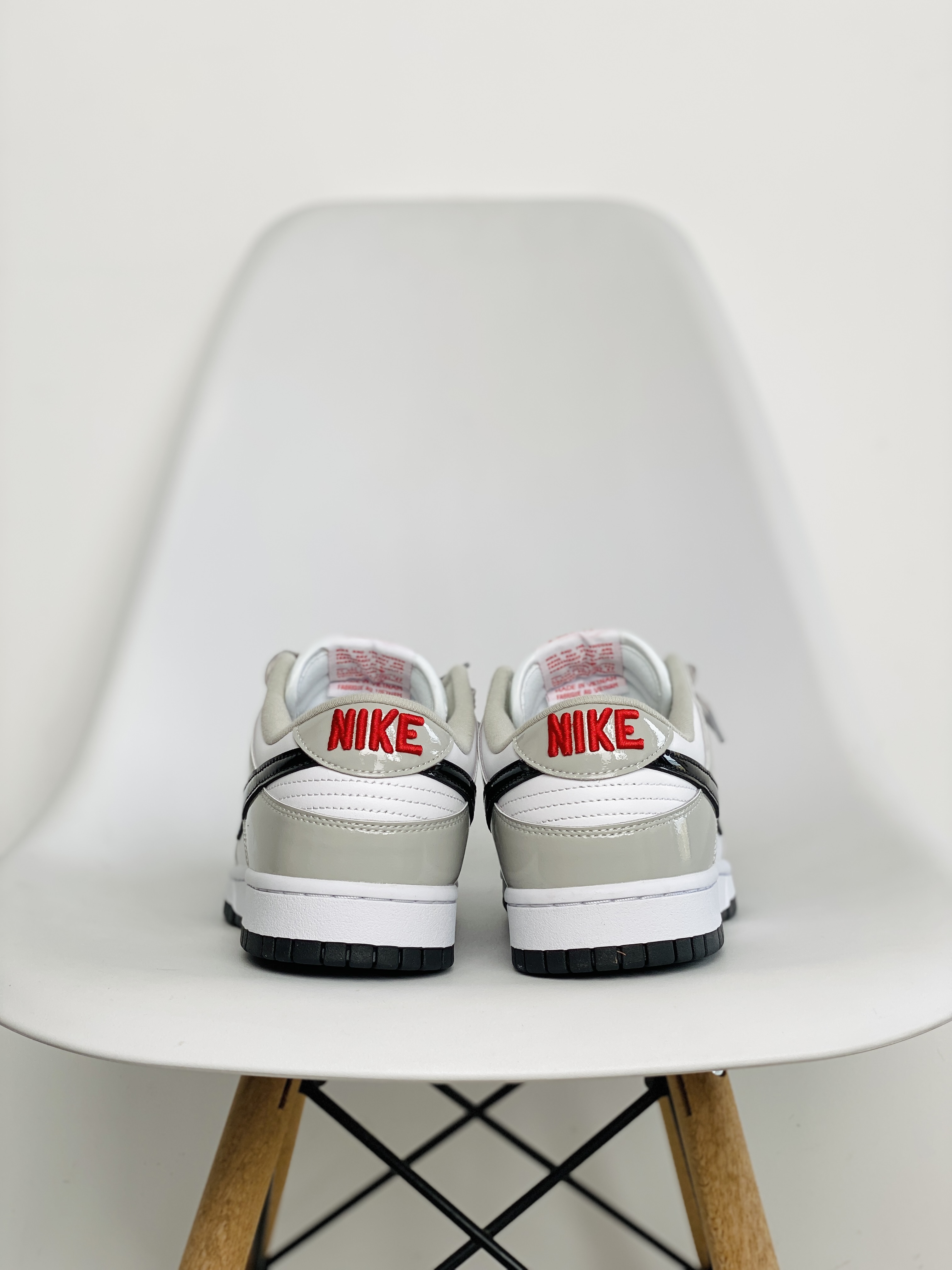 Dunk Low Ess Light Iron Ore 漆皮灰白 轻便防滑 休闲鞋 板鞋   女款 波鞋  DQ7576-001 