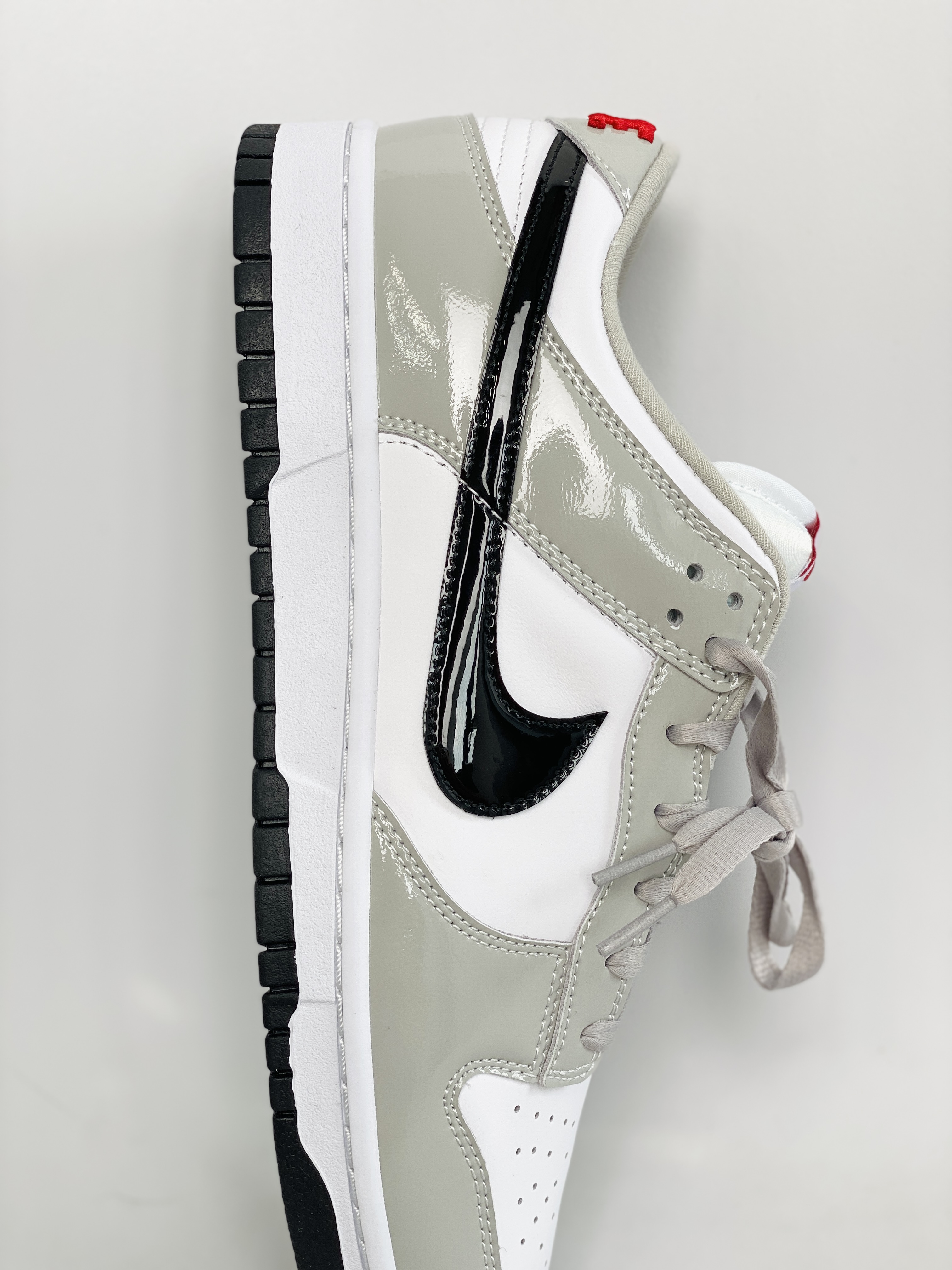 Dunk Low Ess Light Iron Ore 漆皮灰白 轻便防滑 休闲鞋 板鞋   女款 波鞋  DQ7576-001 