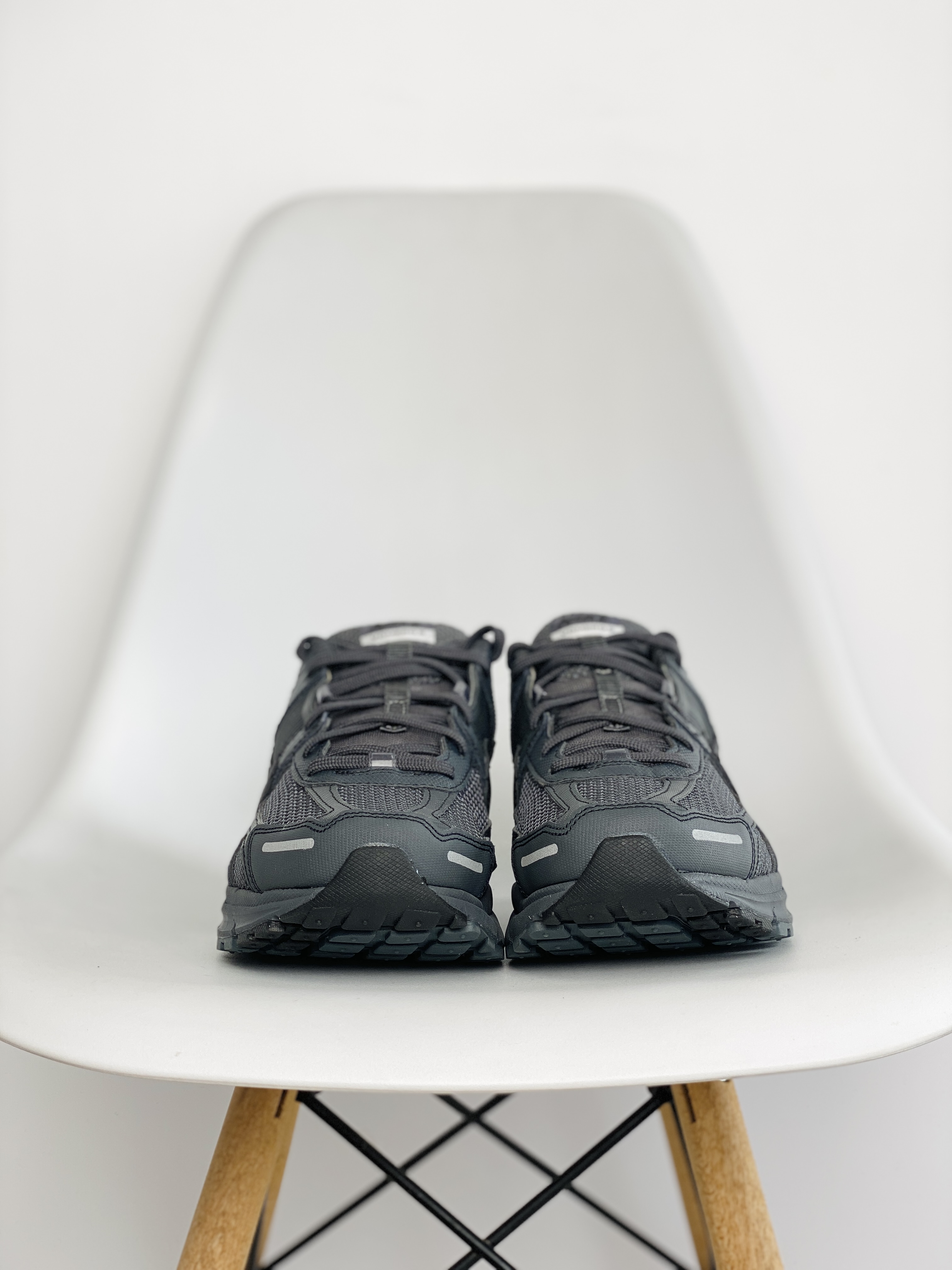 新版 Nike Air Zoom Vomero 5 anthracite black 黑色 气垫 低筒 跑步鞋 运动鞋 男鞋 女鞋 BV1358-002