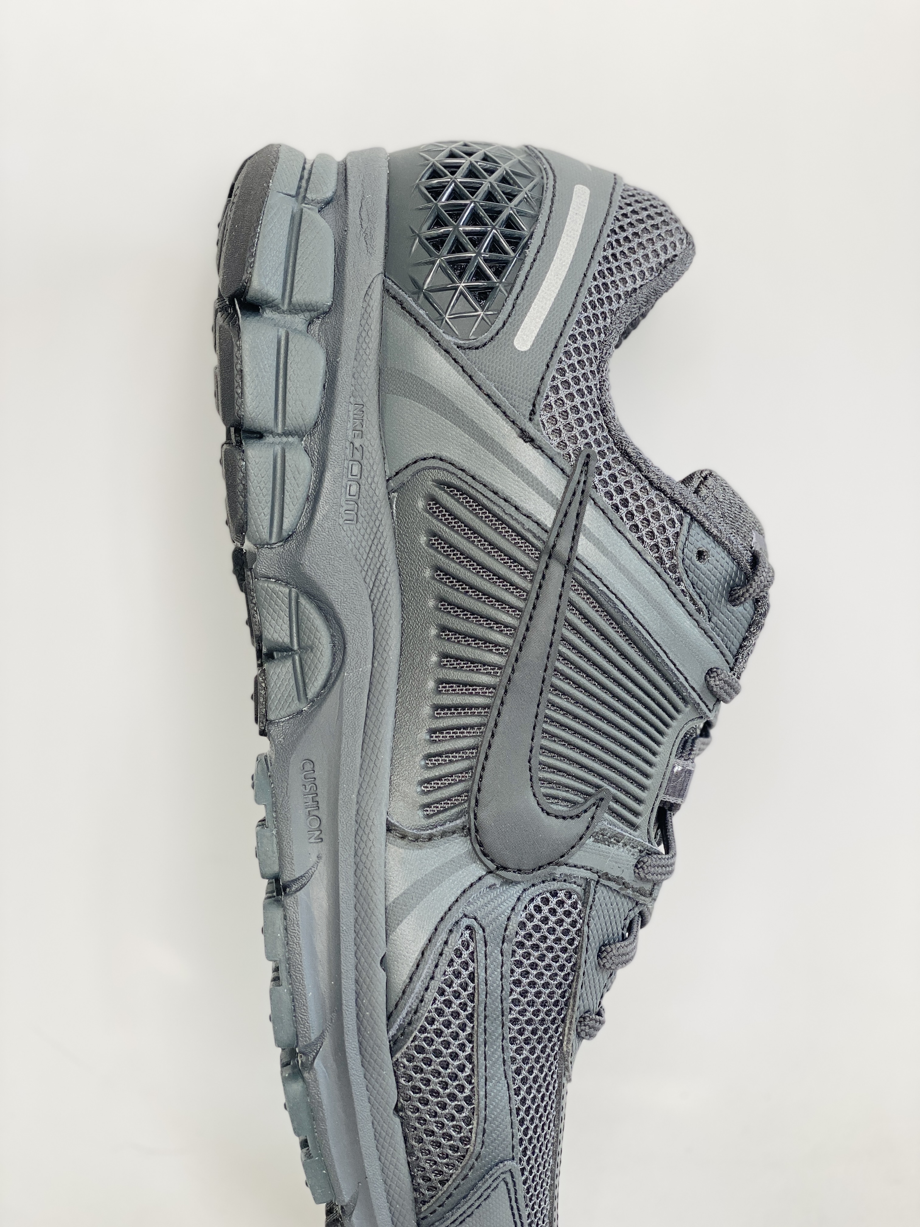 新版 Nike Air Zoom Vomero 5 anthracite black 黑色 气垫 低筒 跑步鞋 运动鞋 男鞋 女鞋 BV1358-002