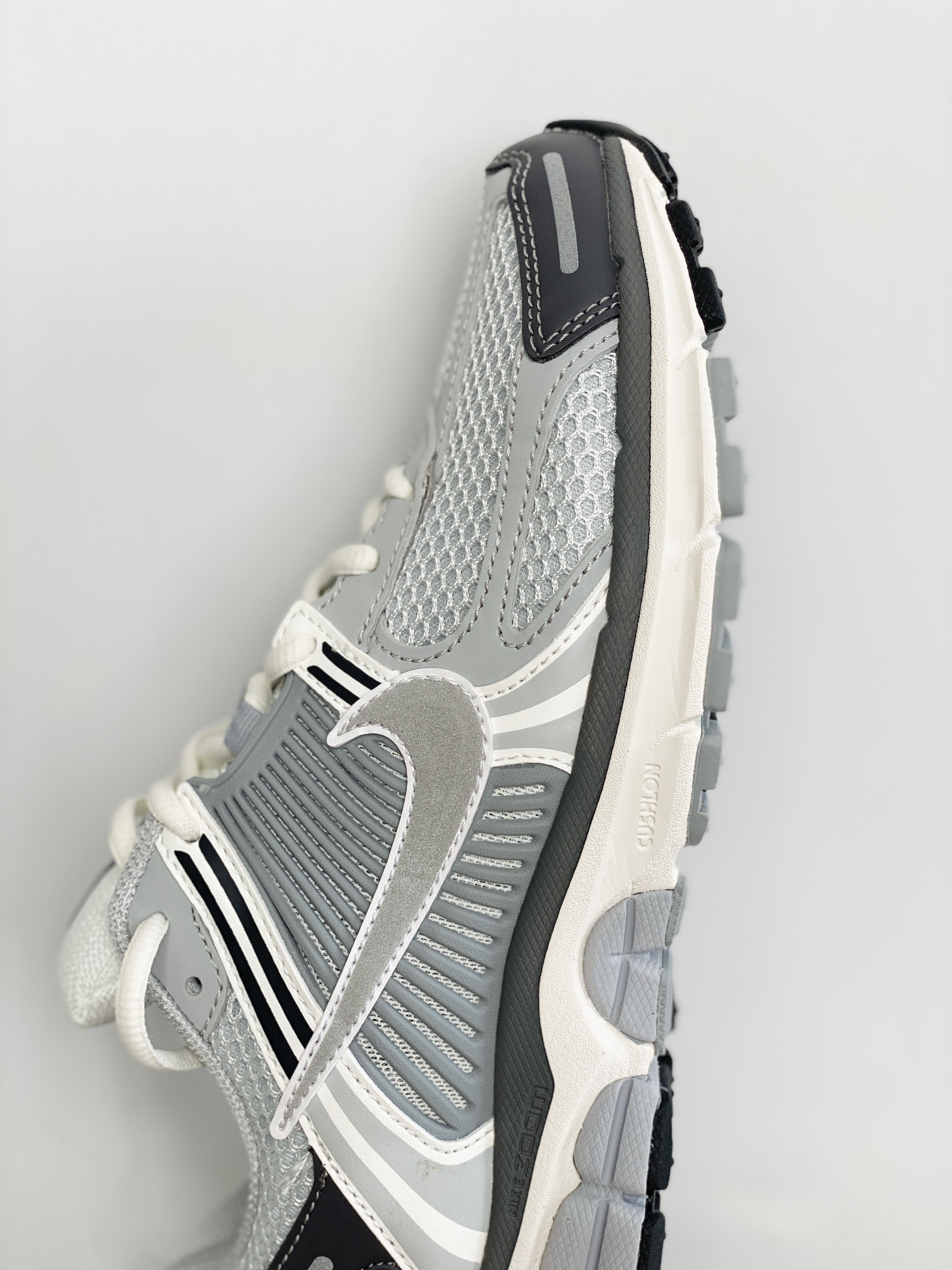 Nike Air Zoom Vomero 5 米灰色 气垫 低筒 跑步鞋 运动鞋 男鞋 女鞋 FD9919-001