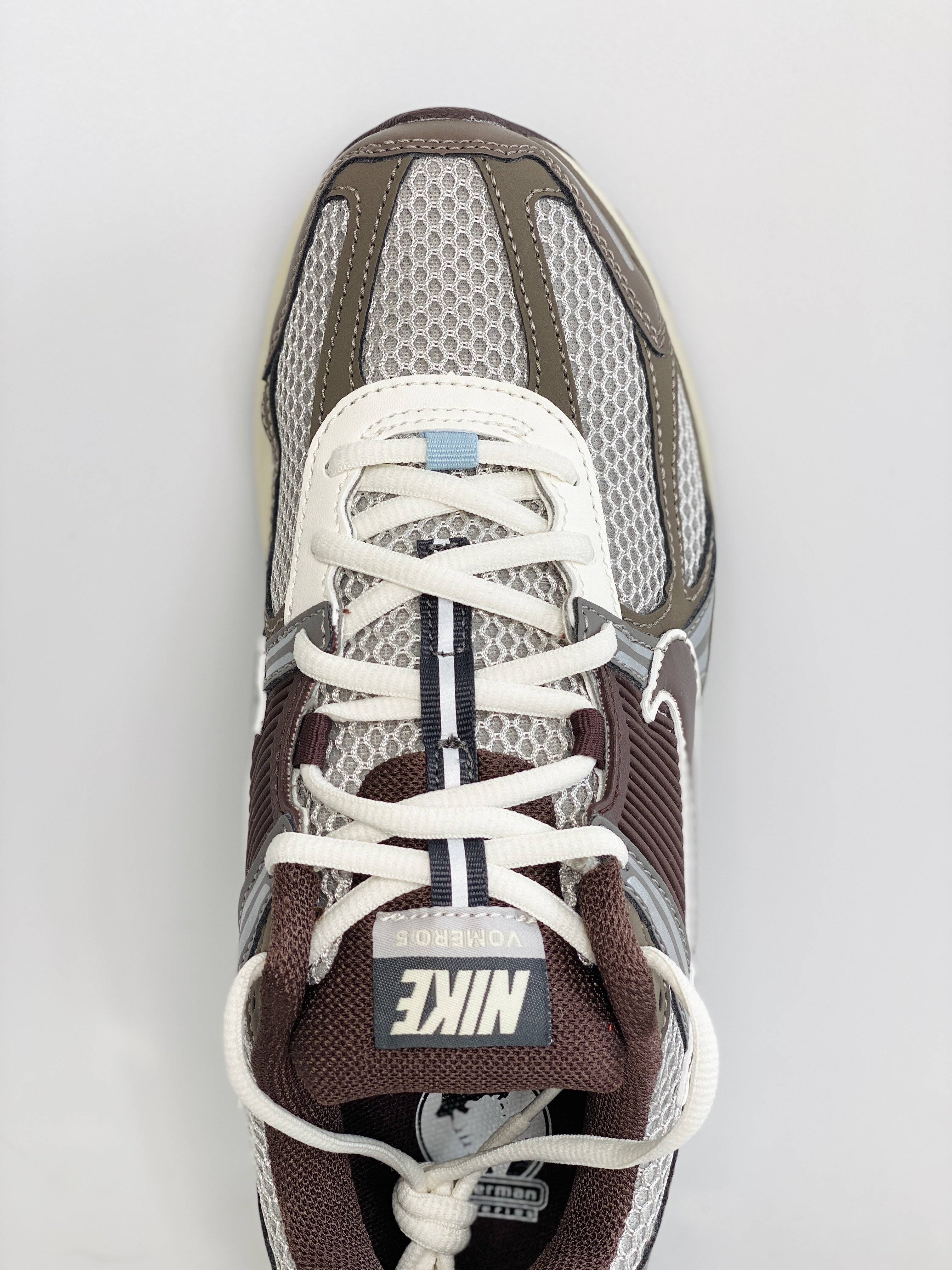 新版 Nike Air Zoom Vomero 5 褐色 气垫 低筒 跑步鞋 运动鞋 男鞋 女鞋 FD9920-022