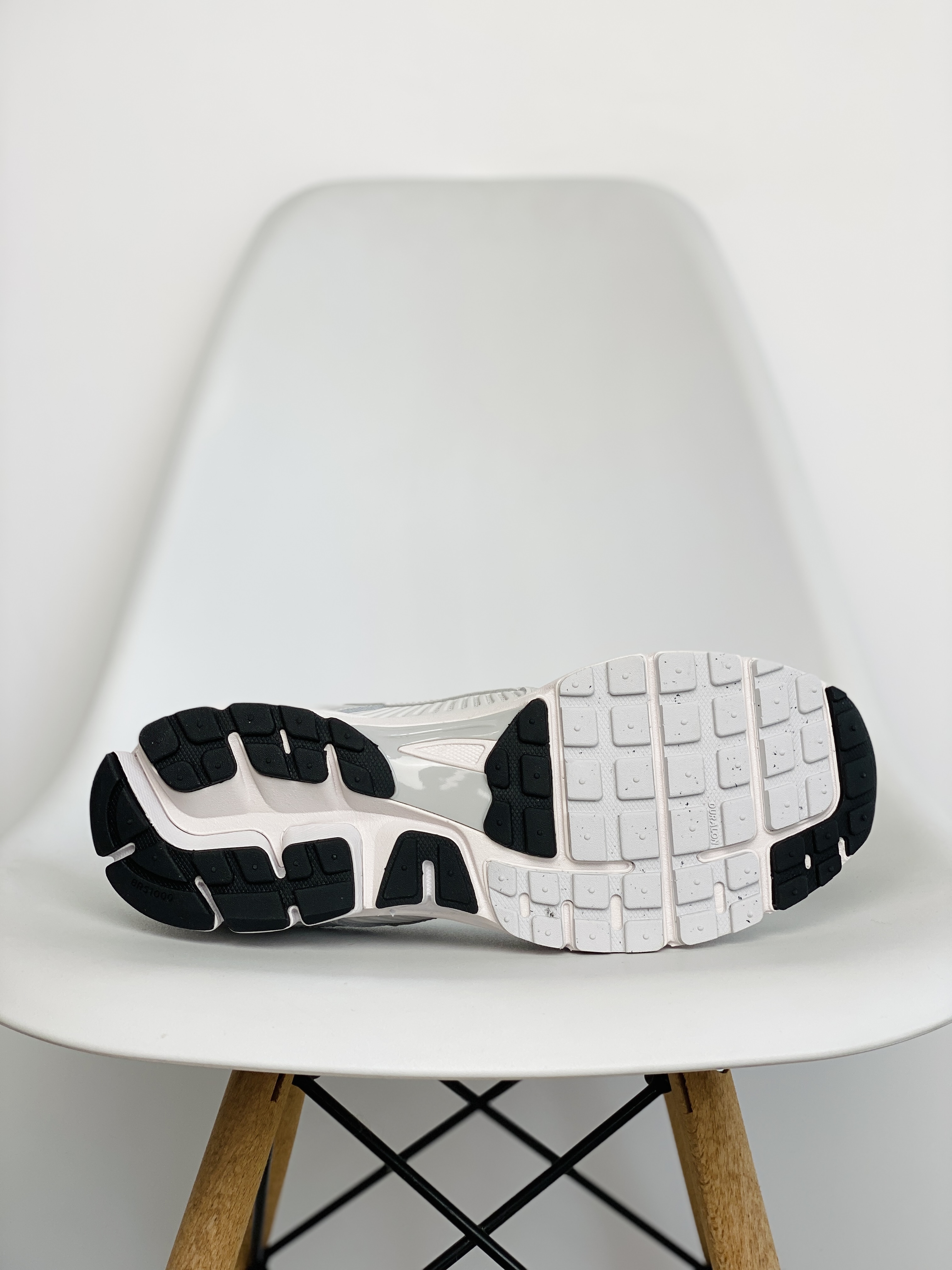 新版 Nike Air Zoom Vomero 5 Vast Grey 灰白 气垫 低筒 跑步鞋 运动鞋 男鞋 女鞋 BV1358-001