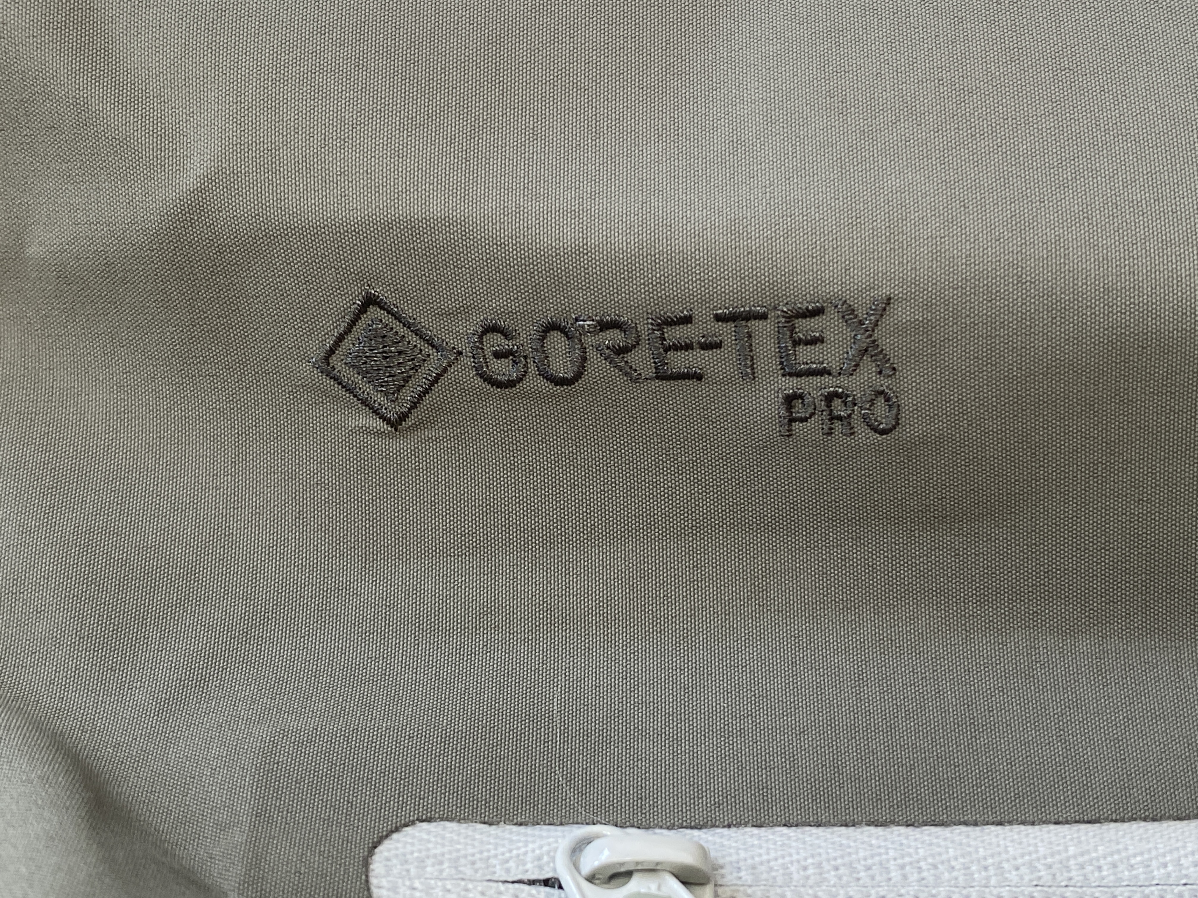 Arcteryx Alpha SV 始祖鳥  第6代 刺繡LOGO  戶外 透氣 長袖  防風 防水  外套 夾克  沖鋒衣  綠色  货号：25681