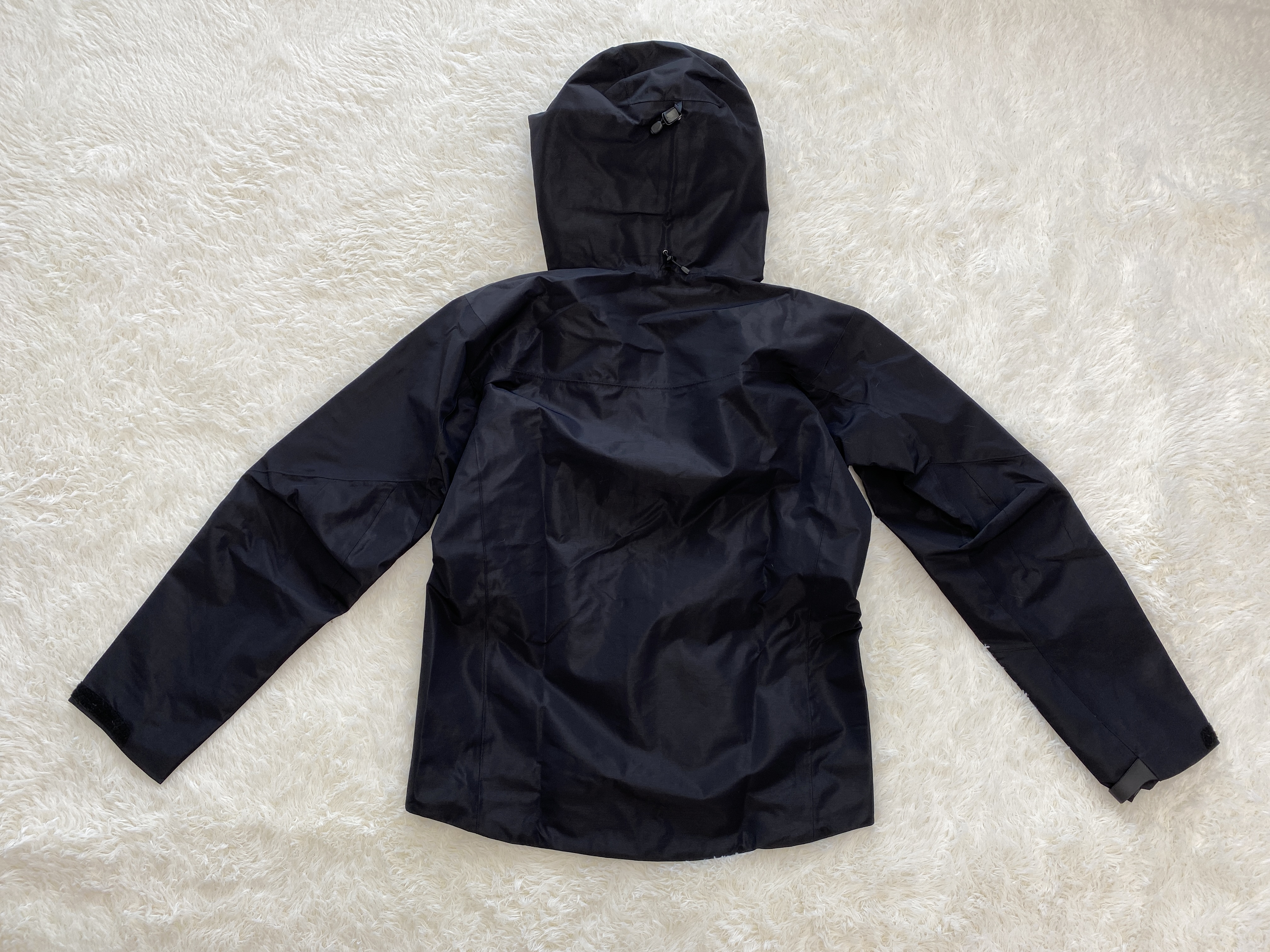 Arcteryx Alpha SV 始祖鳥  第6代 刺繡LOGO  戶外 透氣 長袖  防風 防水  外套 夾克  沖鋒衣  黑白  货号：25681