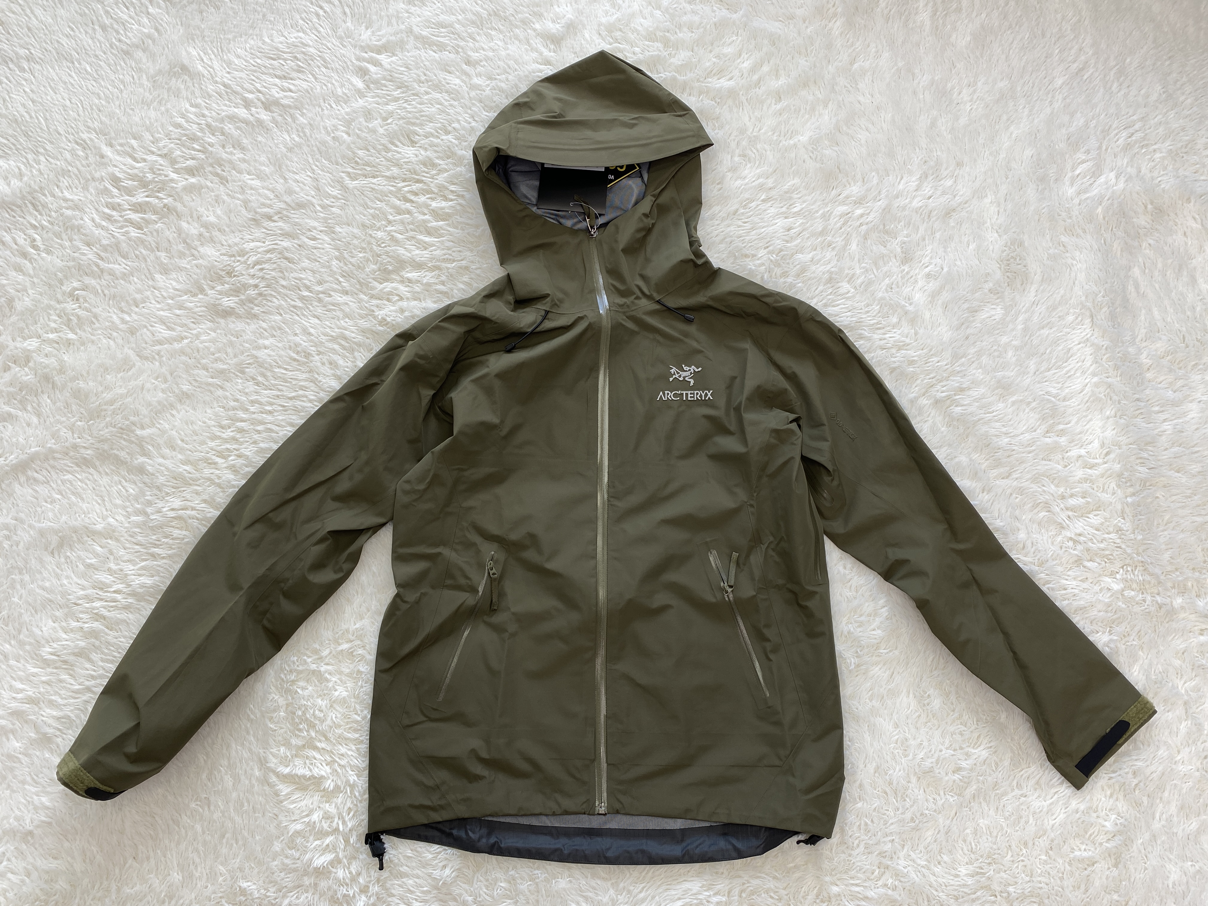Arcteryx Beat LT Jacket GORE-TEX 始祖鳥 硬殼繫列  戶外 透氣 長袖  防風 防水  外套 夾克  沖鋒衣 復古綠 货号：26844