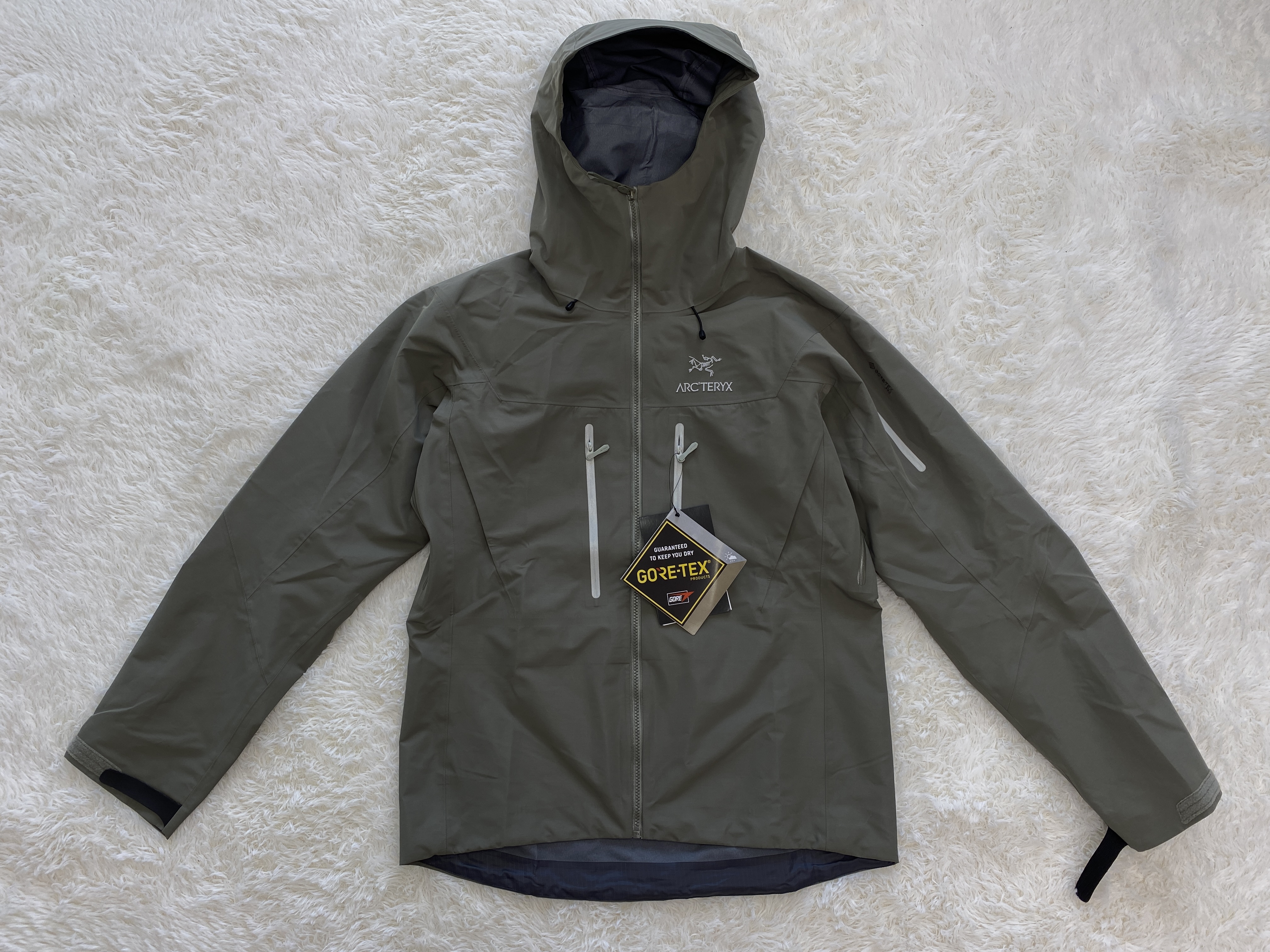 Arcteryx Alpha SV 始祖鳥  第6代 刺繡LOGO  戶外 透氣 長袖  防風 防水  外套 夾克  沖鋒衣  綠色  货号：25681