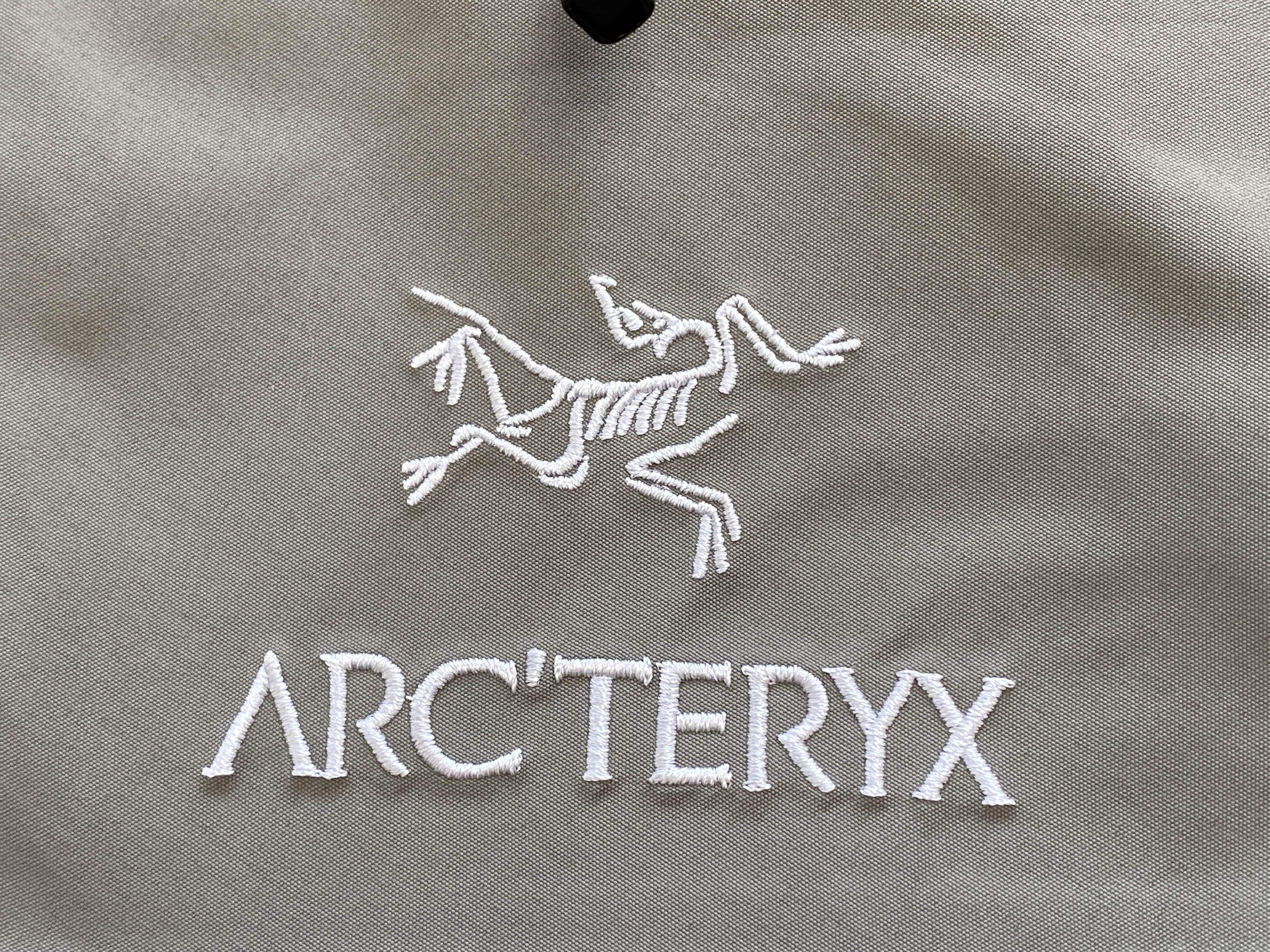 Arcteryx Alpha SV 始祖鳥  第6代 刺繡LOGO  戶外 透氣 長袖  防風 防水  外套 夾克  沖鋒衣  綠色  货号：25681