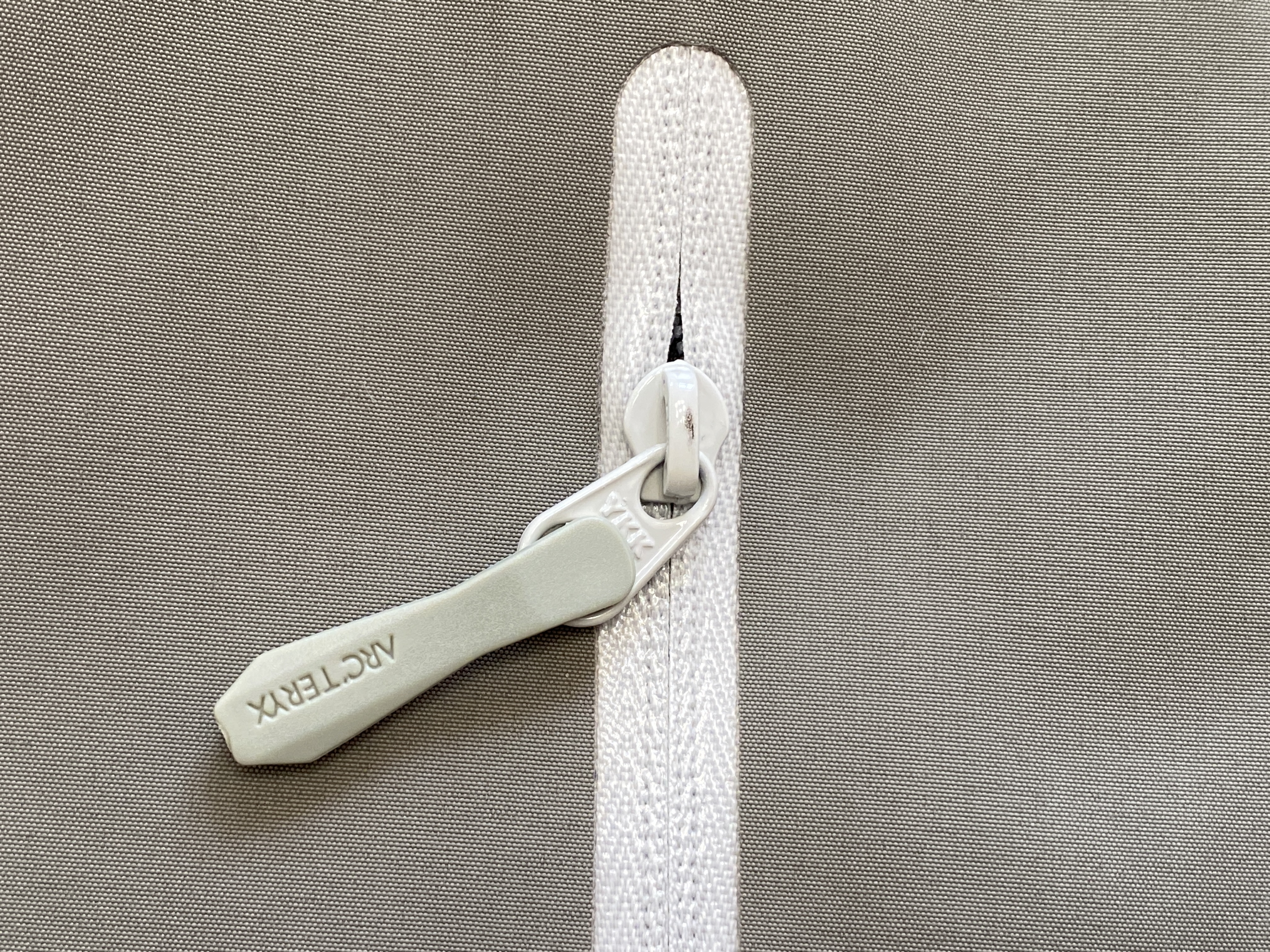 Arcteryx Alpha SV 始祖鳥  第6代 刺繡LOGO  戶外 透氣 長袖  防風 防水  外套 夾克  沖鋒衣  綠色  货号：25681