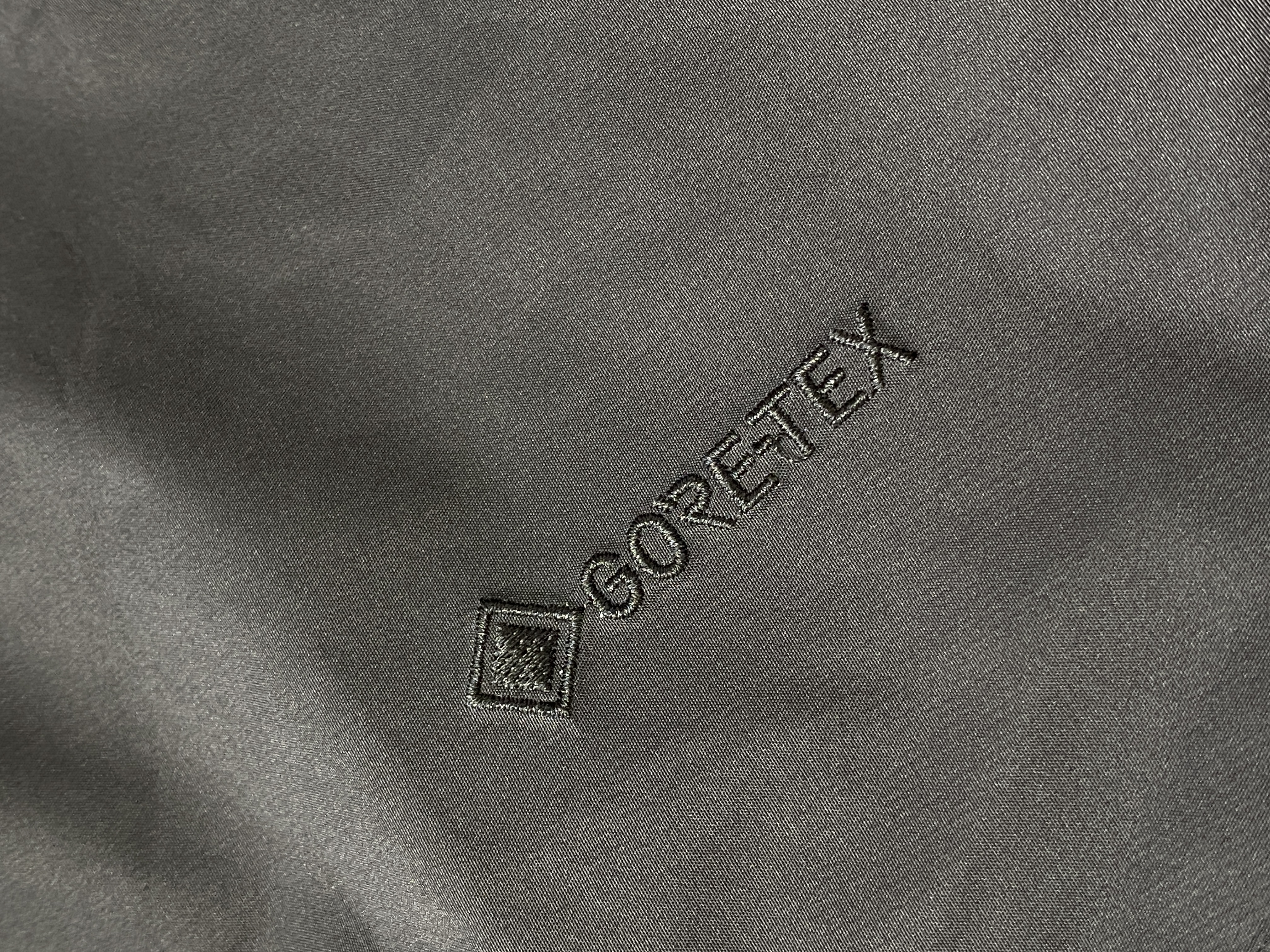 Arcteryx Beat LT Jacket 始祖鳥 硬殼繫列 黑色 白淺灰刺繡 沖鋒衣 長袖  防風 防水 戶外 外套 夾克  黑色 货号：31346  