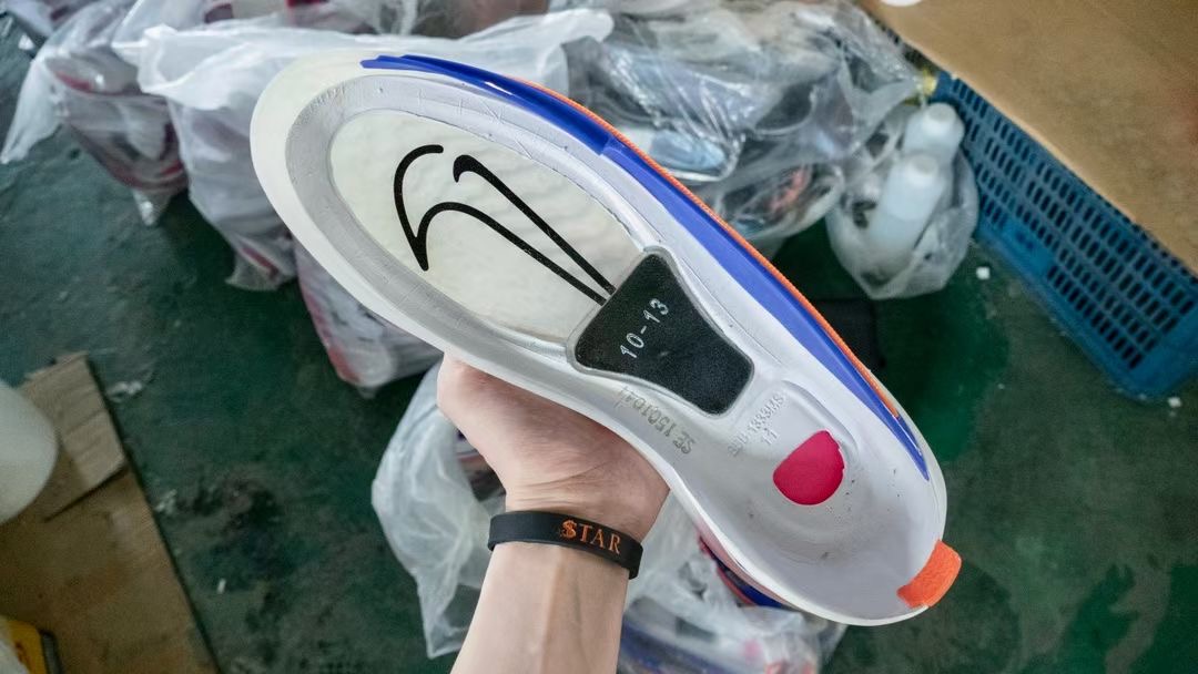 需预定 STAR  Nike GT Cut  中底＋碳板版本  低筒  篮球鞋 球鞋 实战鞋 全掌气垫 TPU抗扭 男鞋  白藍橘