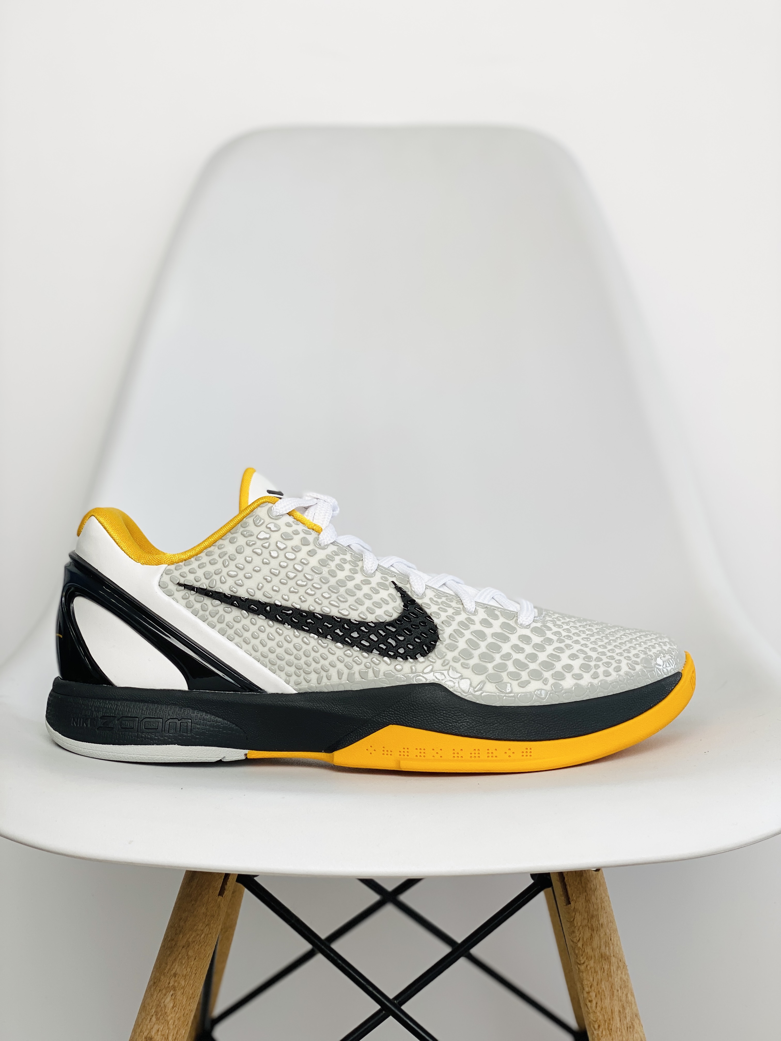 需预定 H12 Kobe6 季后赛 球鞋 籃球鞋 實戰鞋 前掌气垫 后掌EVA  真碳板 波鞋 男鞋    CW2190-100