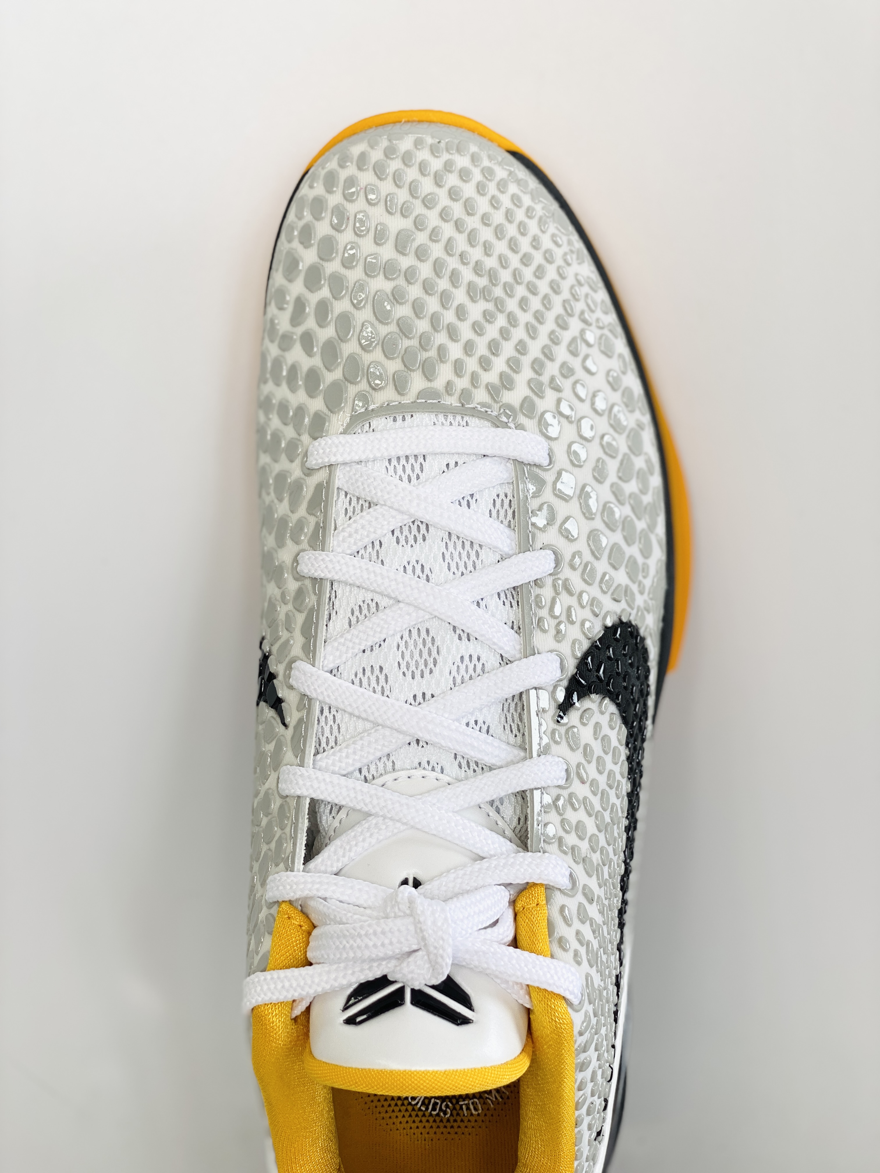 需预定 H12 Kobe6 季后赛 球鞋 籃球鞋 實戰鞋 前掌气垫 后掌EVA  真碳板 波鞋 男鞋    CW2190-100