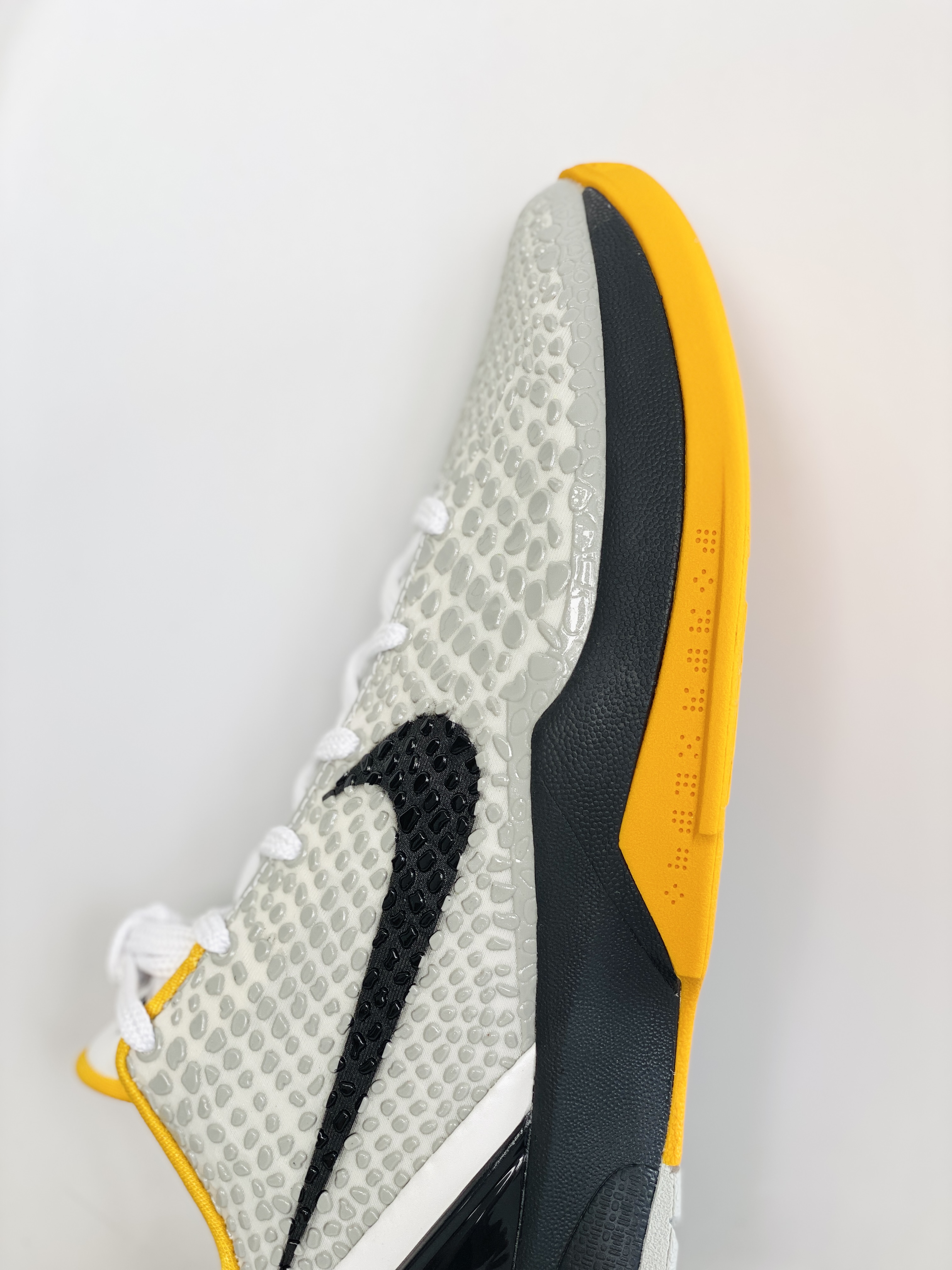 需预定 H12 Kobe6 季后赛 球鞋 籃球鞋 實戰鞋 前掌气垫 后掌EVA  真碳板 波鞋 男鞋    CW2190-100