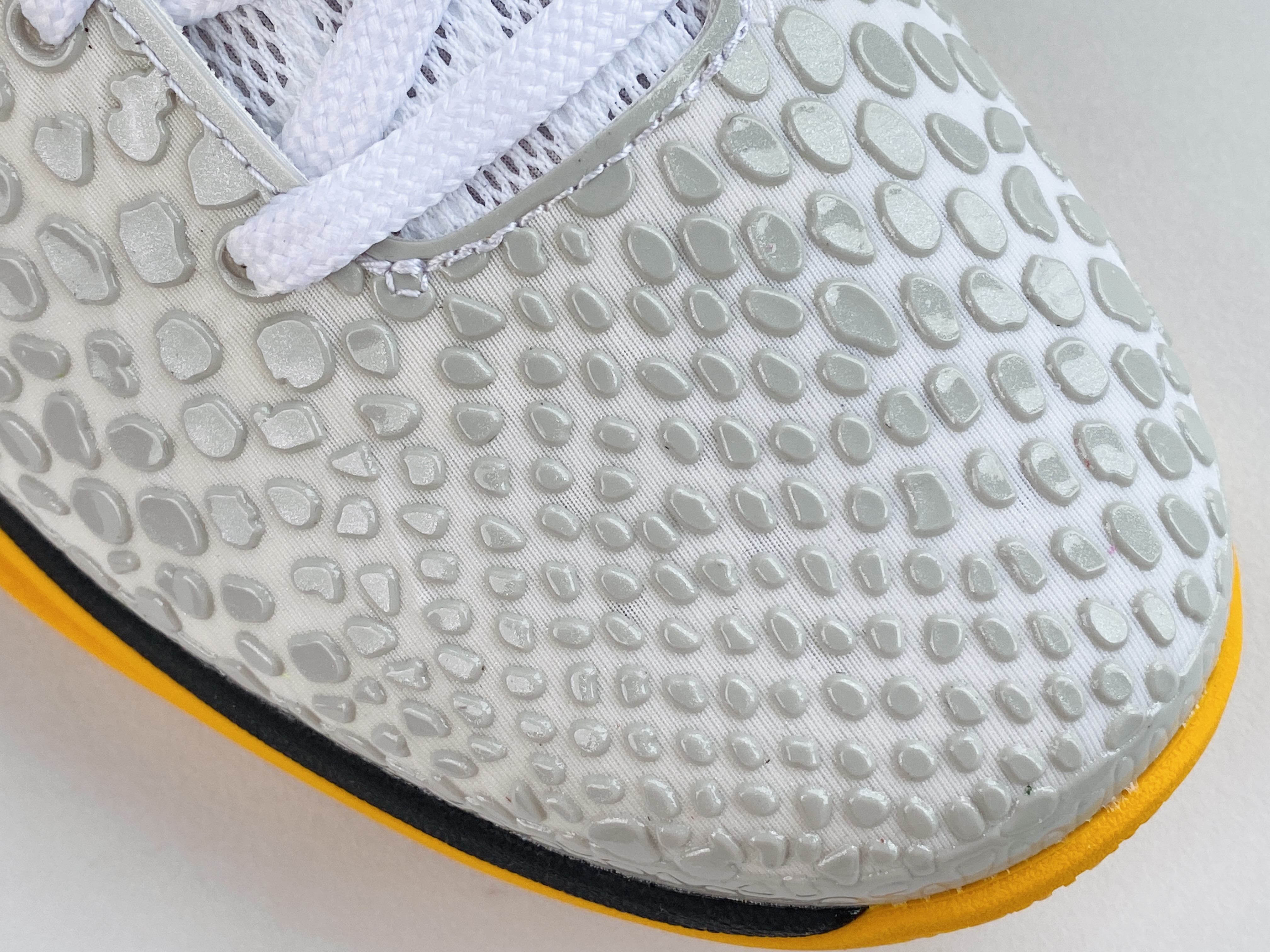 需预定 H12 Kobe6 季后赛 球鞋 籃球鞋 實戰鞋 前掌气垫 后掌EVA  真碳板 波鞋 男鞋    CW2190-100