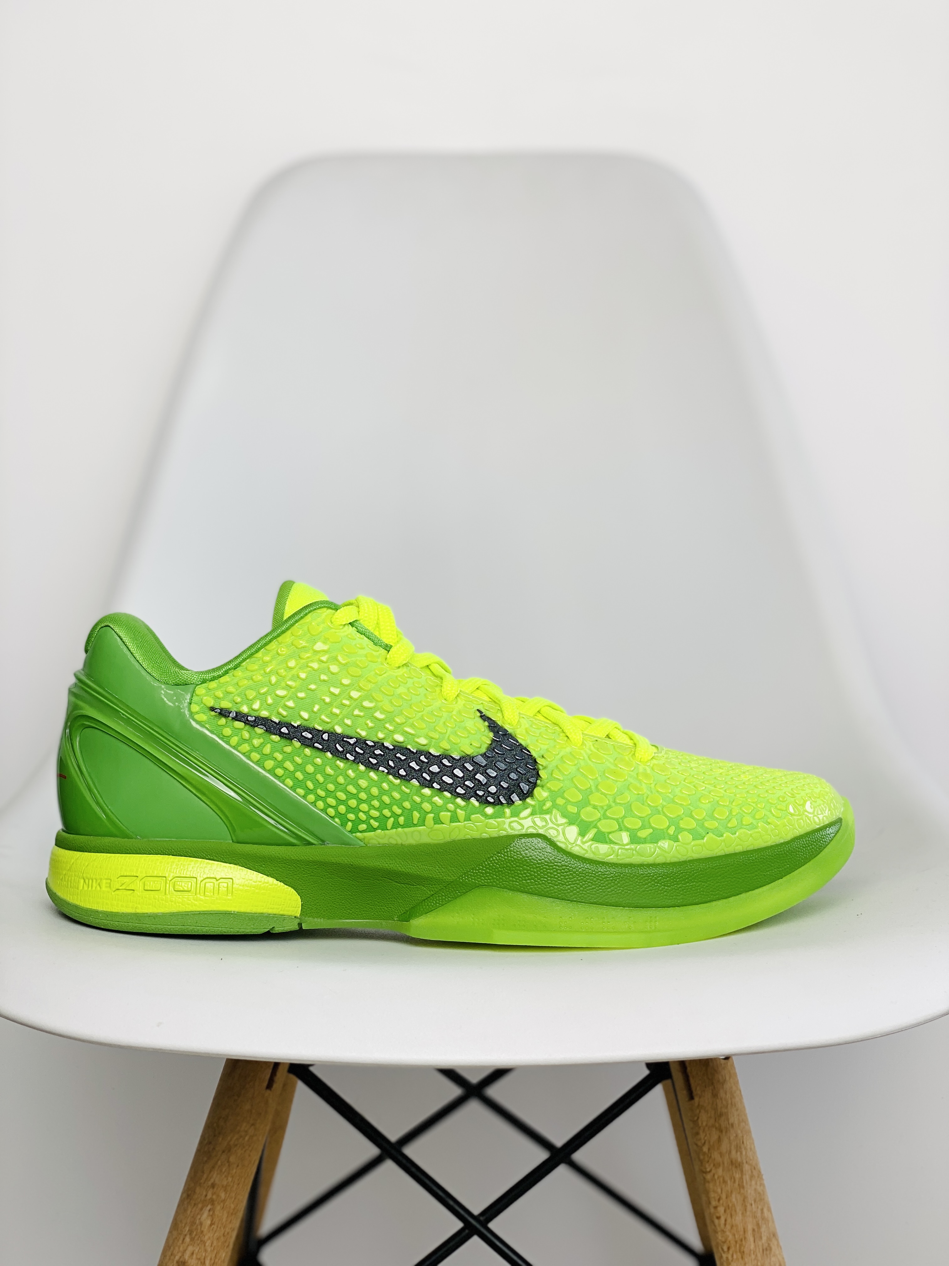 需预定 H12 Kobe6 青蜂俠 青竹絲 實戰鞋 前掌气垫 后掌EVA  真碳板 球鞋 籃球鞋 波鞋 男鞋   CW2190-300