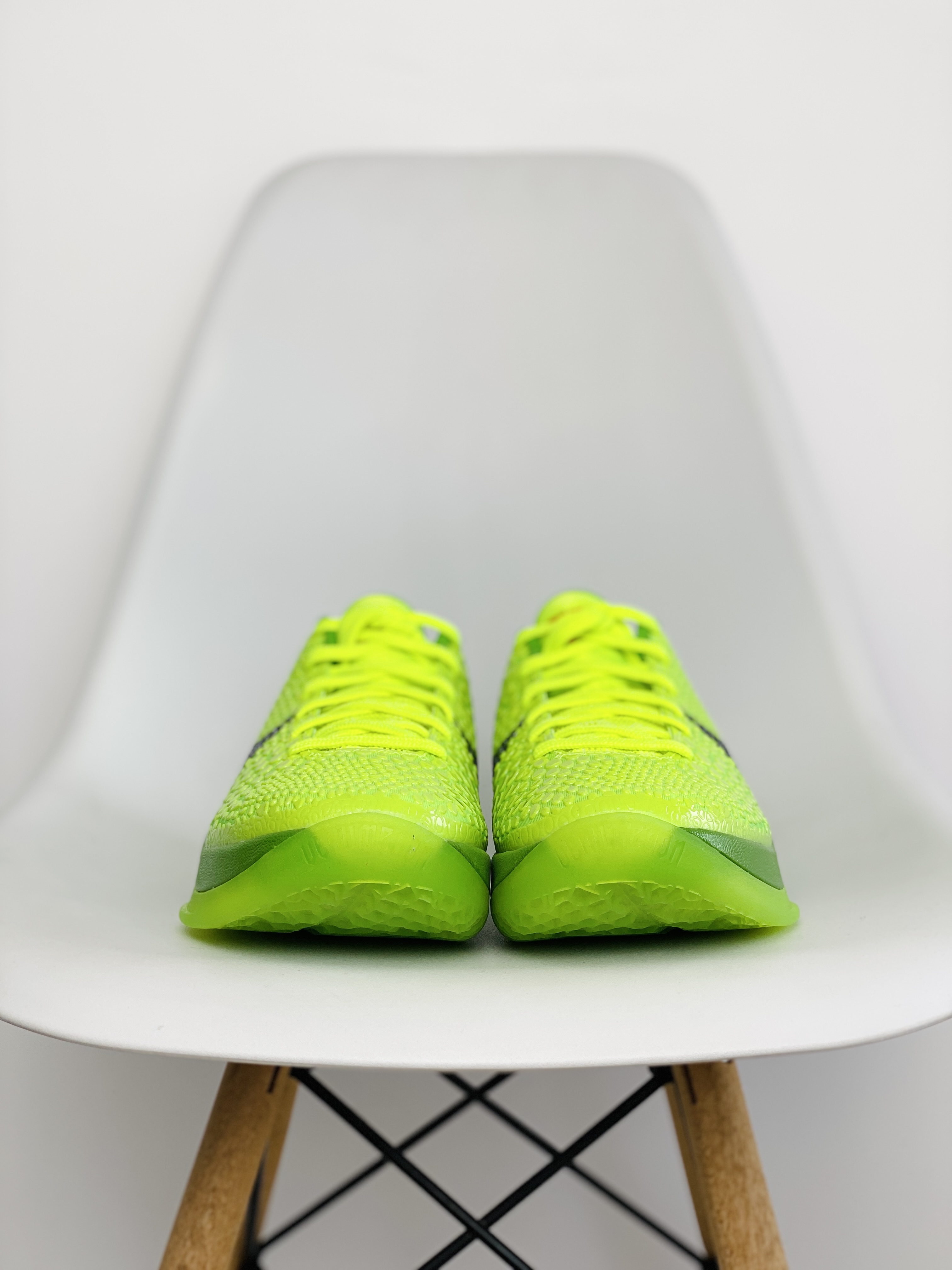 需预定 H12 Kobe6 青蜂俠 青竹絲 實戰鞋 前掌气垫 后掌EVA  真碳板 球鞋 籃球鞋 波鞋 男鞋   CW2190-300