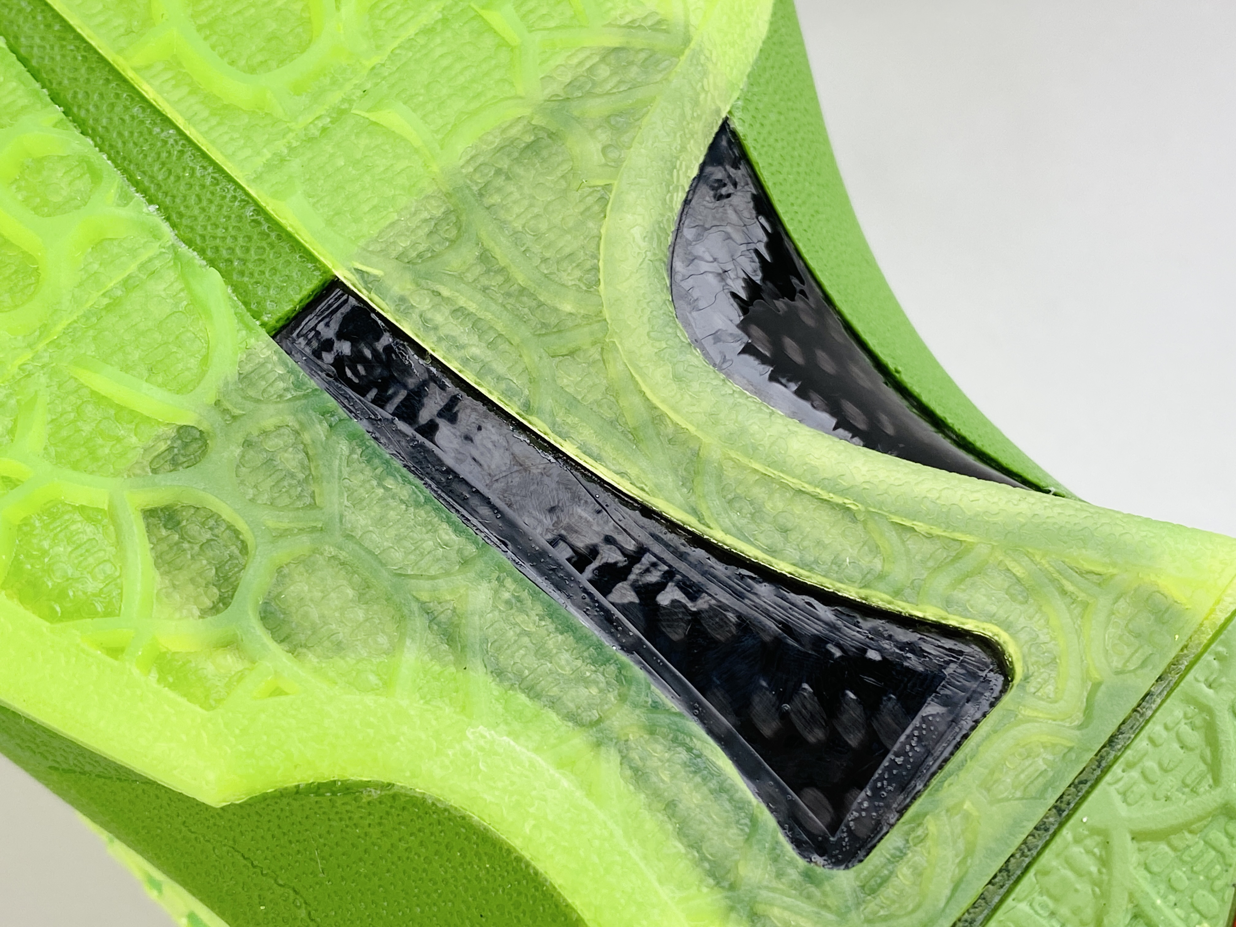 需预定 H12 Kobe6 青蜂俠 青竹絲 實戰鞋 前掌气垫 后掌EVA  真碳板 球鞋 籃球鞋 波鞋 男鞋   CW2190-300