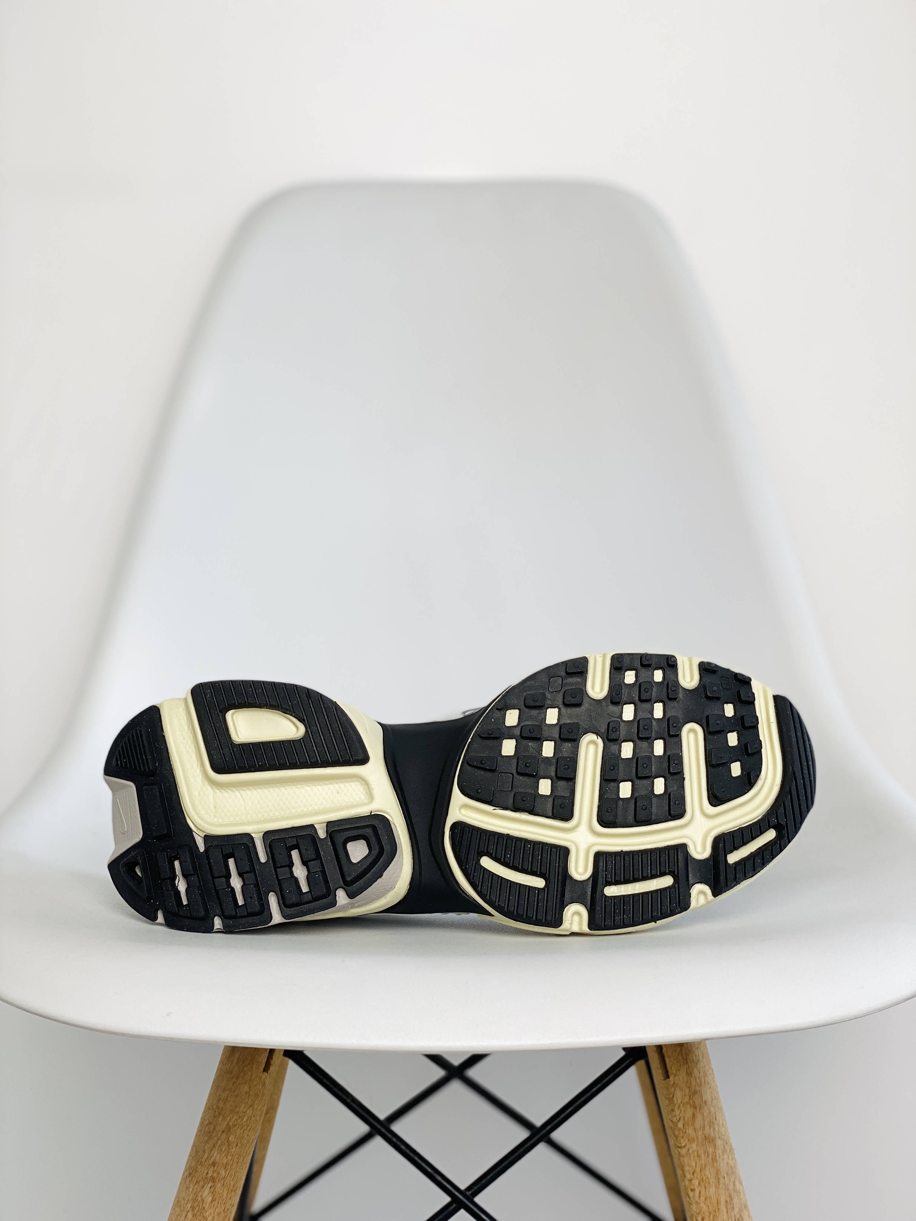 V2K Run Runtekk Summit White Metallic Silver    低筒 跑步鞋 运动鞋 男鞋 女鞋 白银 FD0736-100