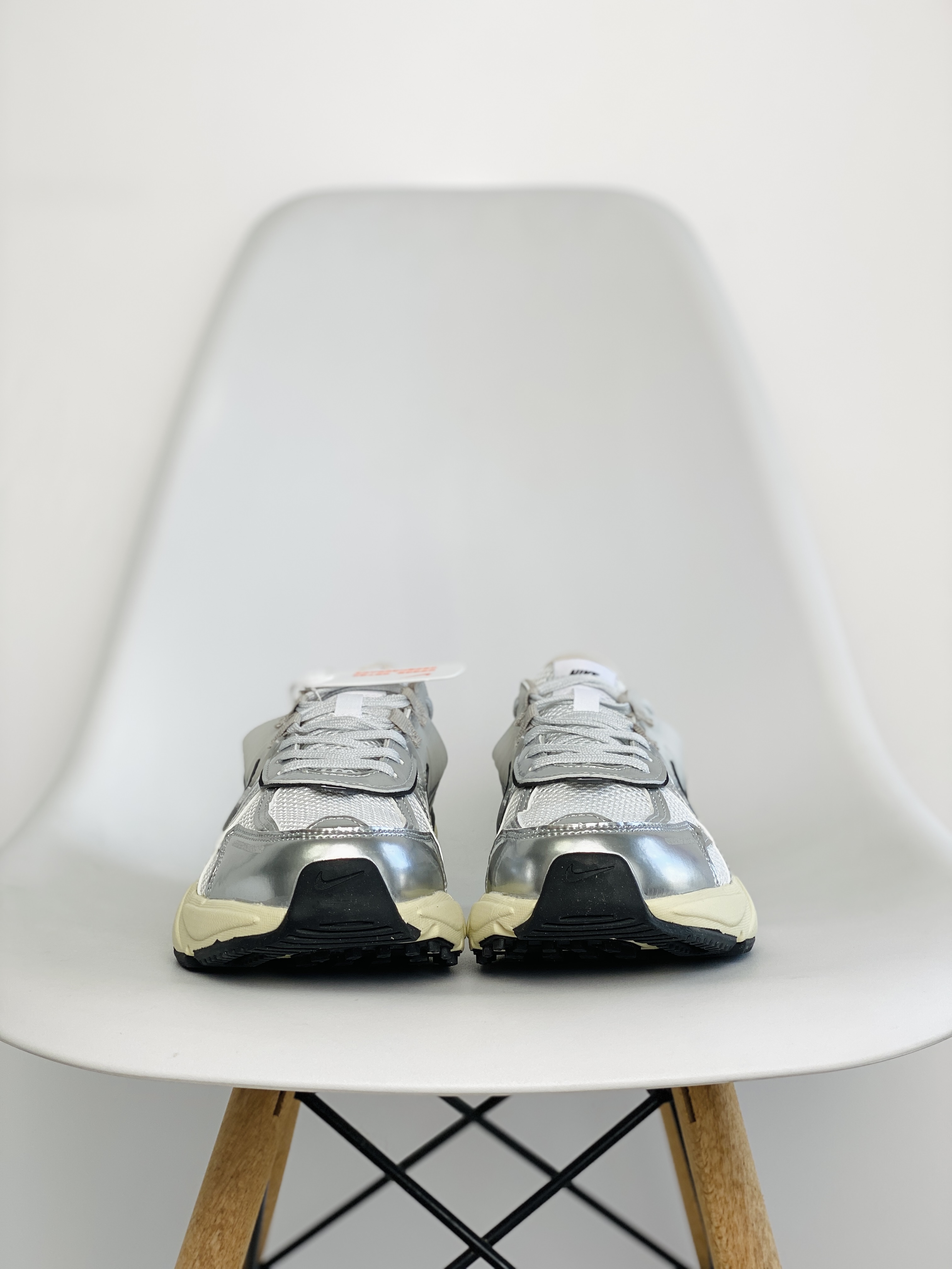 V2K Run Runtekk Summit White Metallic Silver    低筒 跑步鞋 运动鞋 男鞋 女鞋 白银 FD0736-100