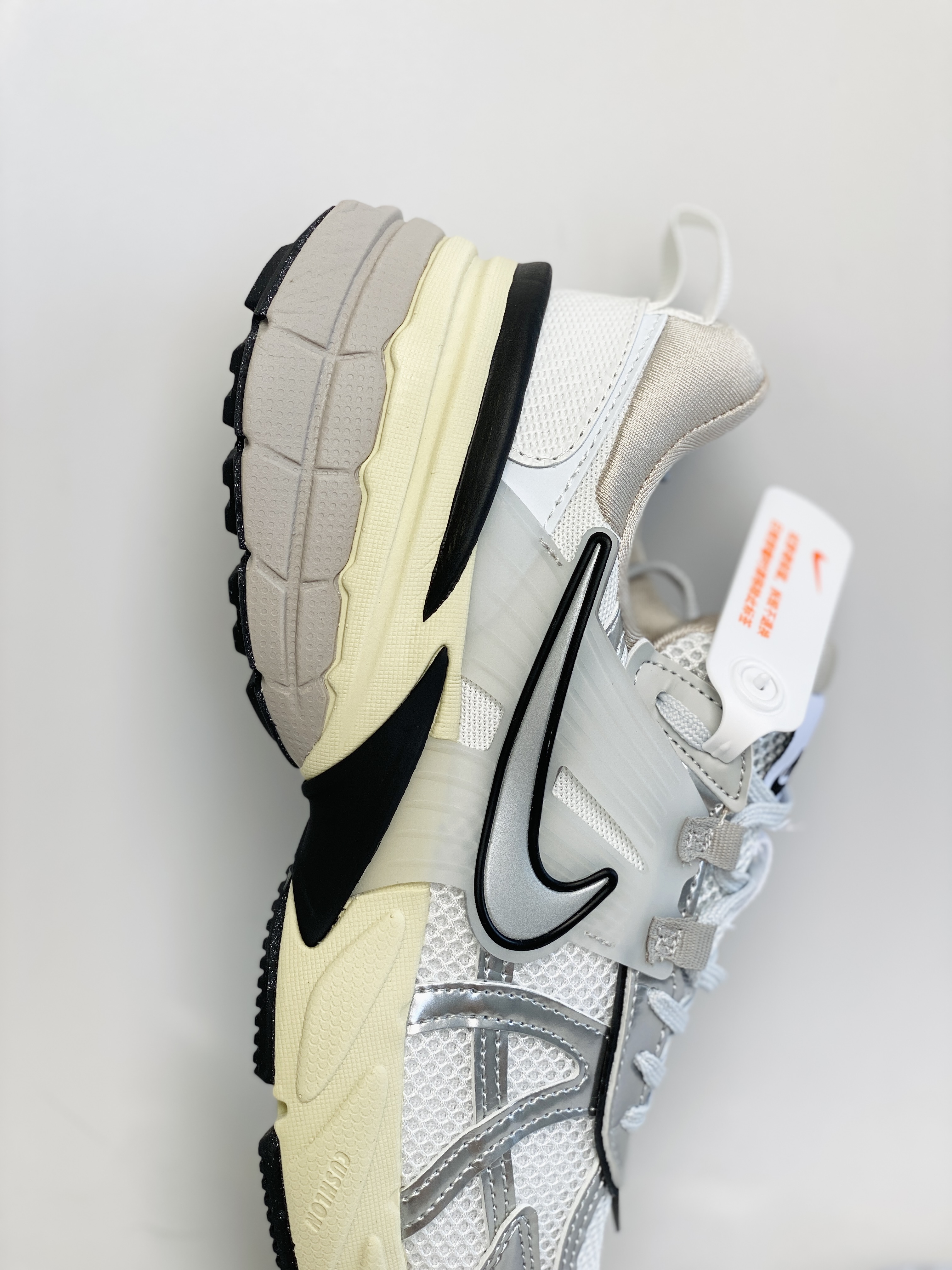 V2K Run Runtekk Summit White Metallic Silver    低筒 跑步鞋 运动鞋 男鞋 女鞋 白银 FD0736-100