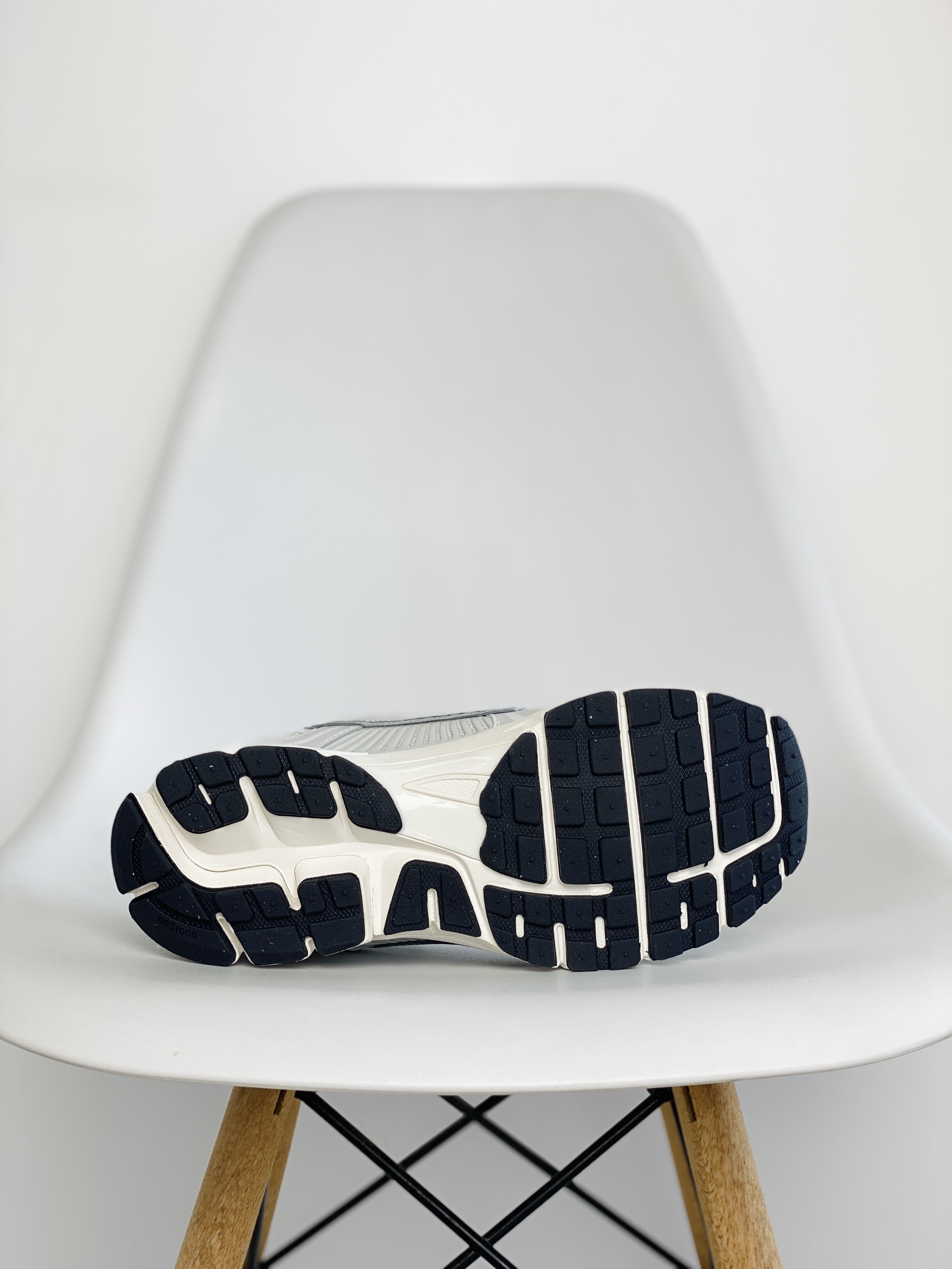 新版 Nike Air Zoom Vomero 5 Photon Dust 白色 气垫 低筒 跑步鞋 运动鞋 男鞋 女鞋 FD0884-025