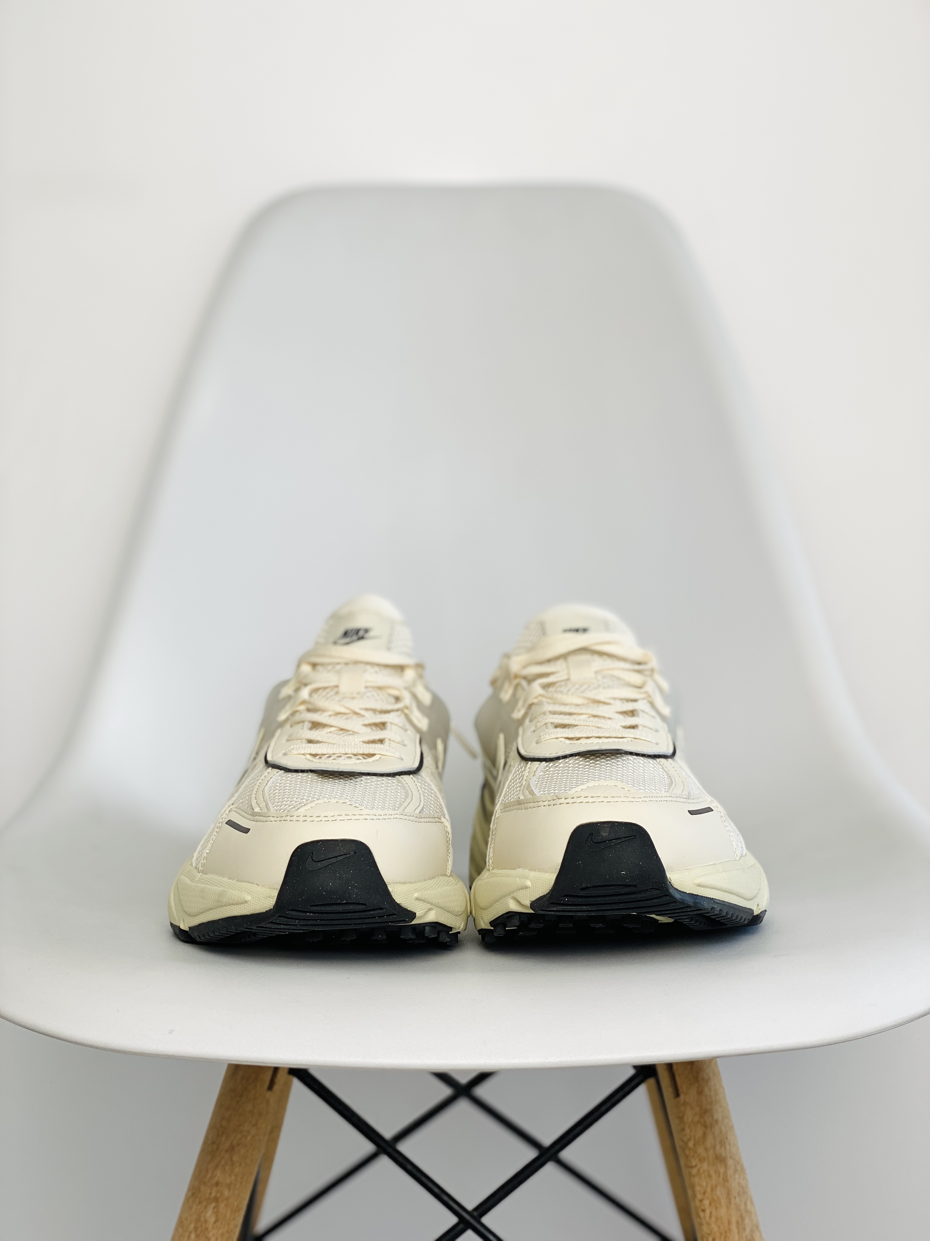 V2K Run Runtekk  低筒 跑步鞋 运动鞋 男鞋 女鞋 波鞋 米黄 D0736-101 