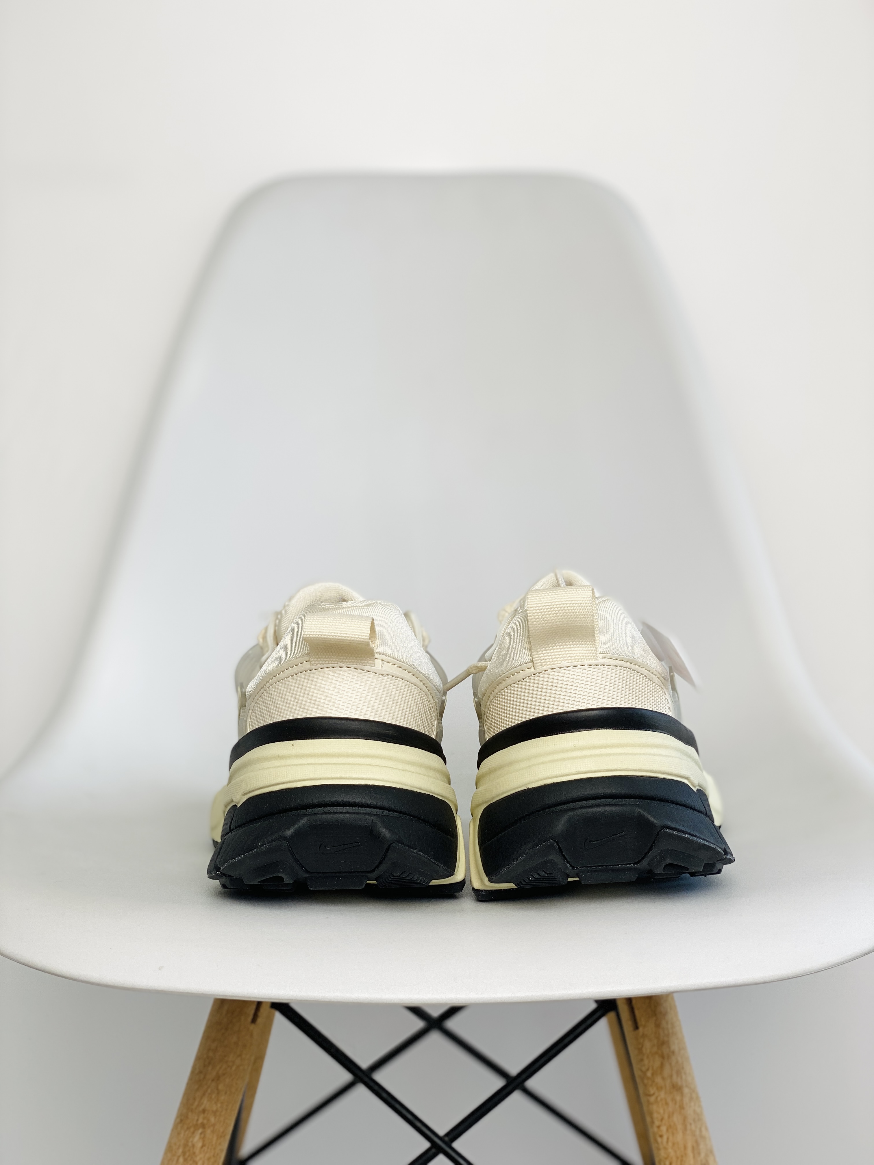 V2K Run Runtekk  低筒 跑步鞋 运动鞋 男鞋 女鞋 波鞋 米黄 D0736-101 