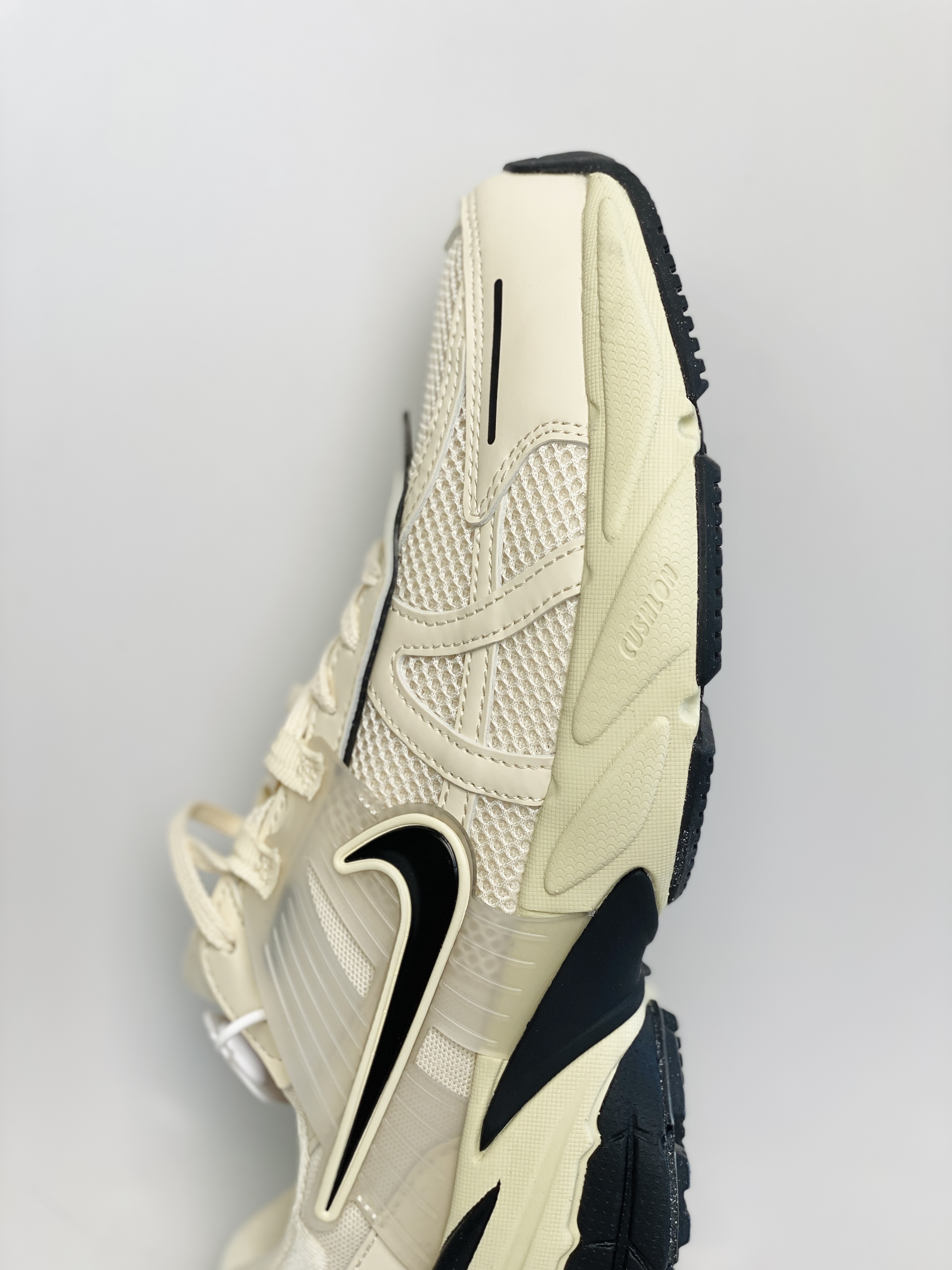 V2K Run Runtekk  低筒 跑步鞋 运动鞋 男鞋 女鞋 波鞋 米黄 D0736-101 