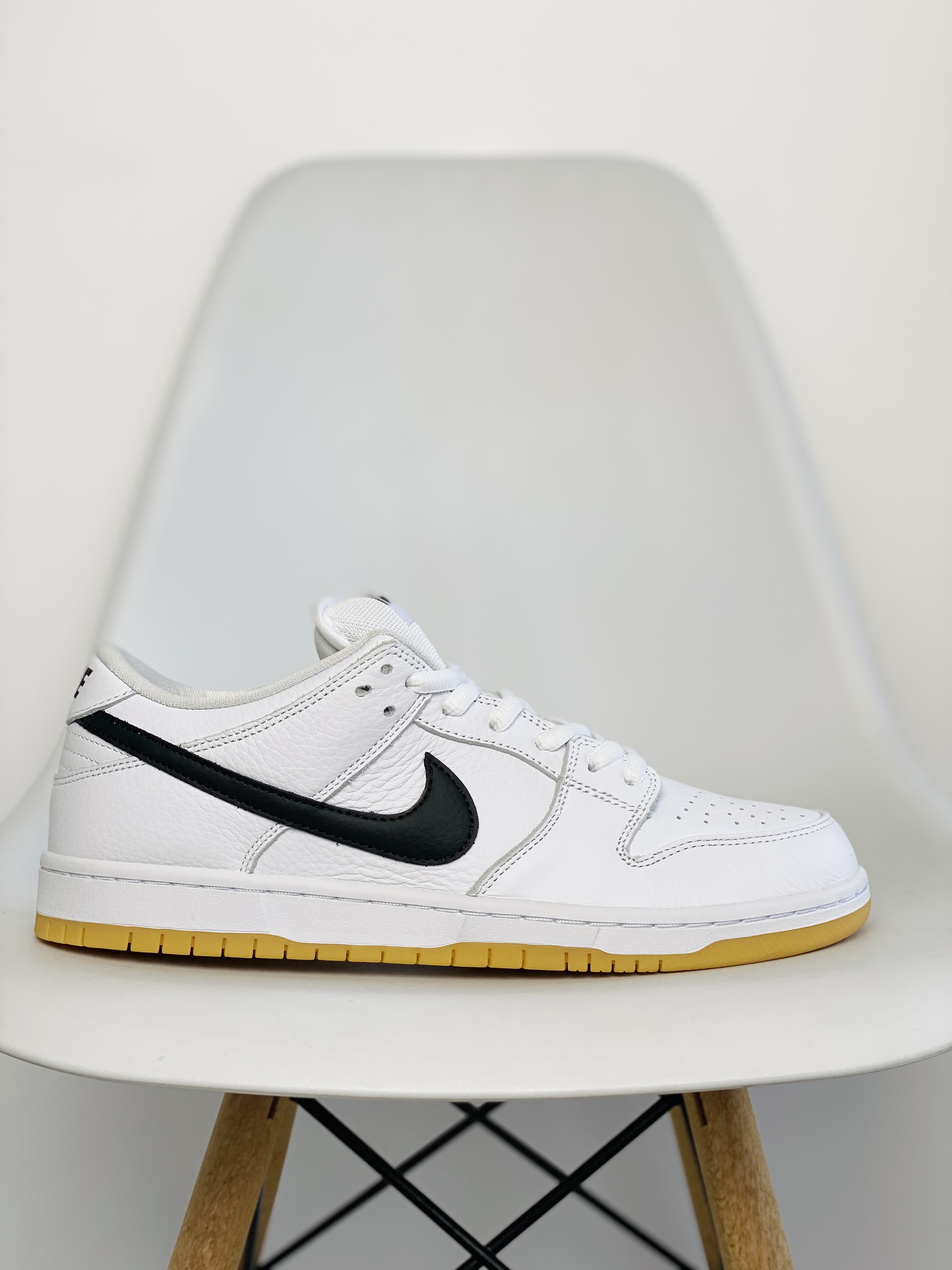  Dunk SB Low PRO ISO White Gum 低筒 復古 休闲鞋 原厂头层皮  板鞋 男鞋 女鞋 波鞋 黑白生膠  CD2563-101