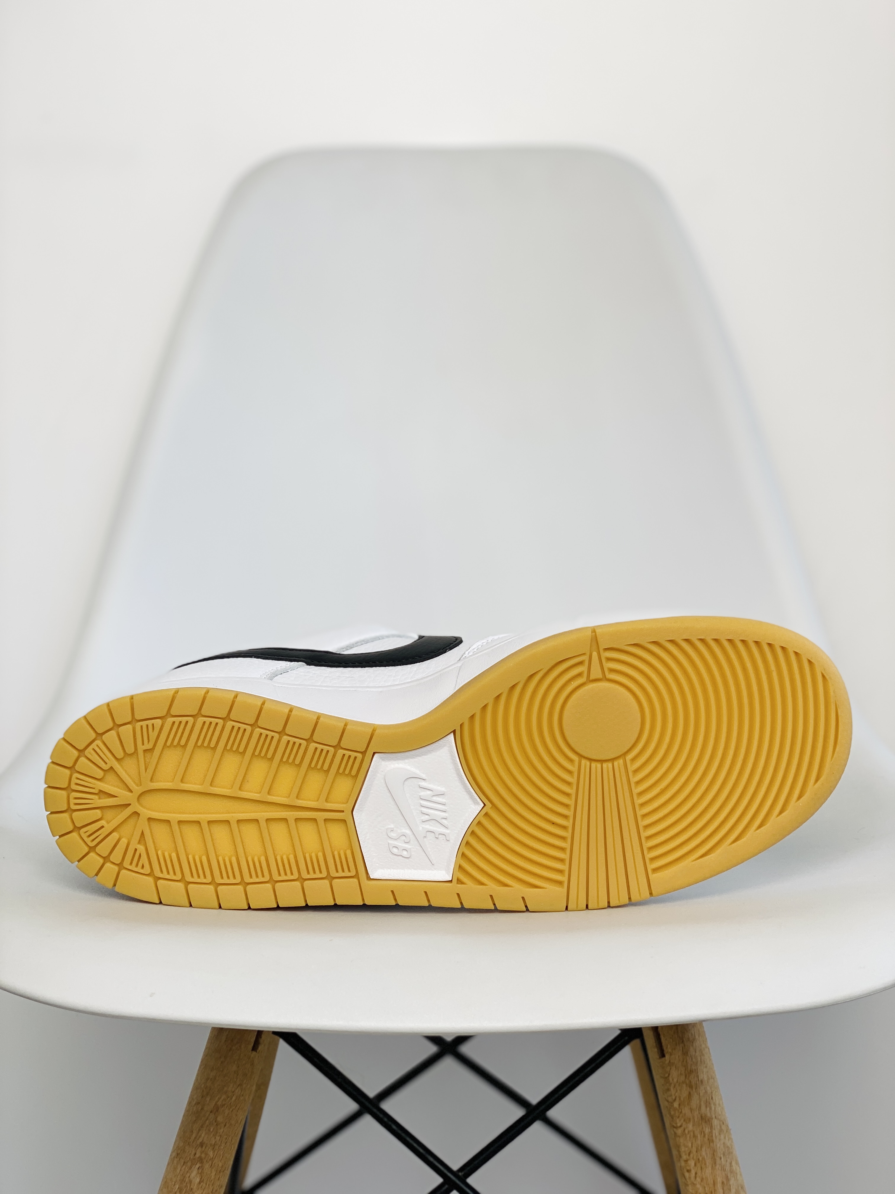  Dunk SB Low PRO ISO White Gum 低筒 復古 休闲鞋 原厂头层皮  板鞋 男鞋 女鞋 波鞋 黑白生膠  CD2563-101