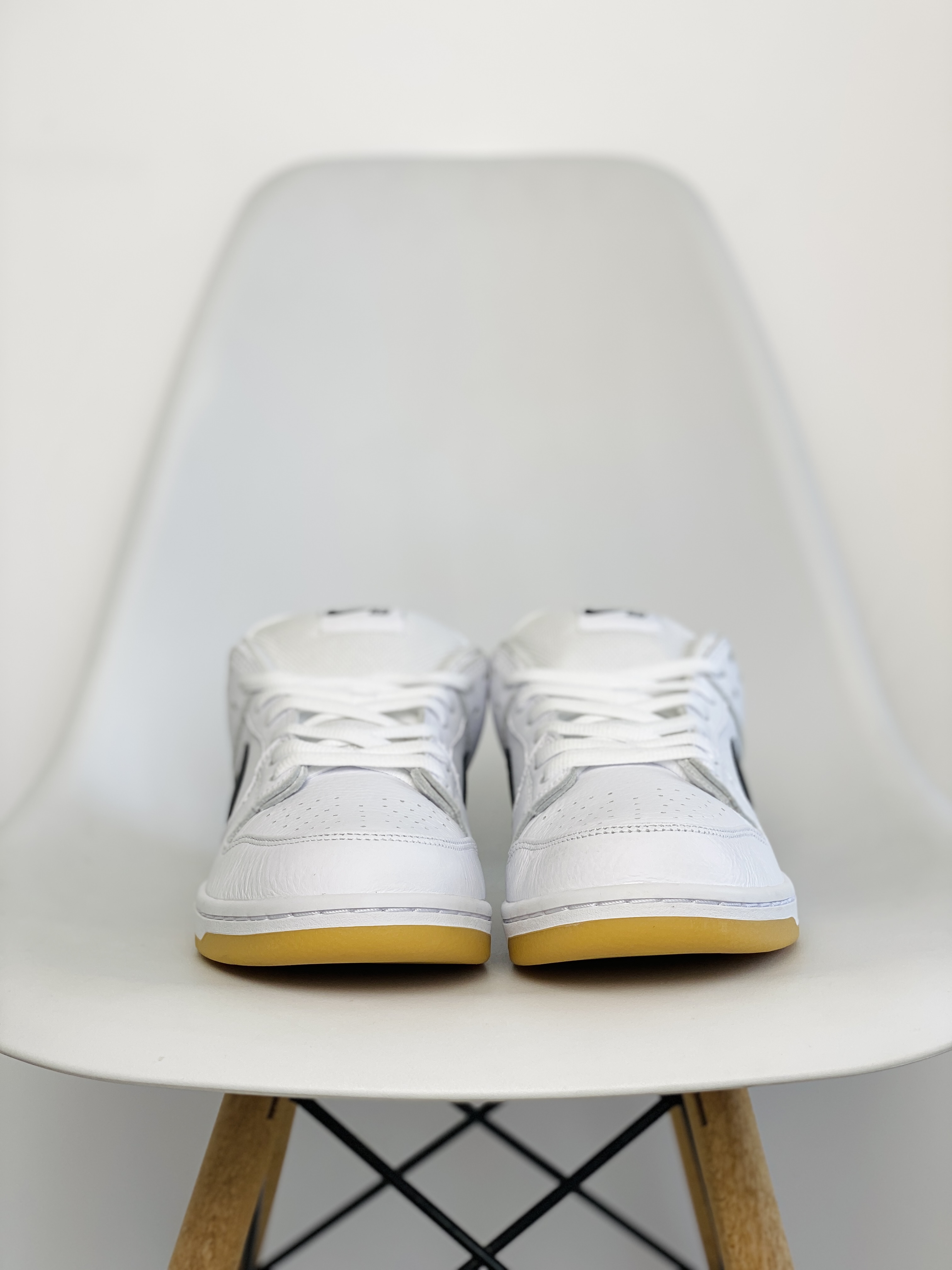  Dunk SB Low PRO ISO White Gum 低筒 復古 休闲鞋 原厂头层皮  板鞋 男鞋 女鞋 波鞋 黑白生膠  CD2563-101