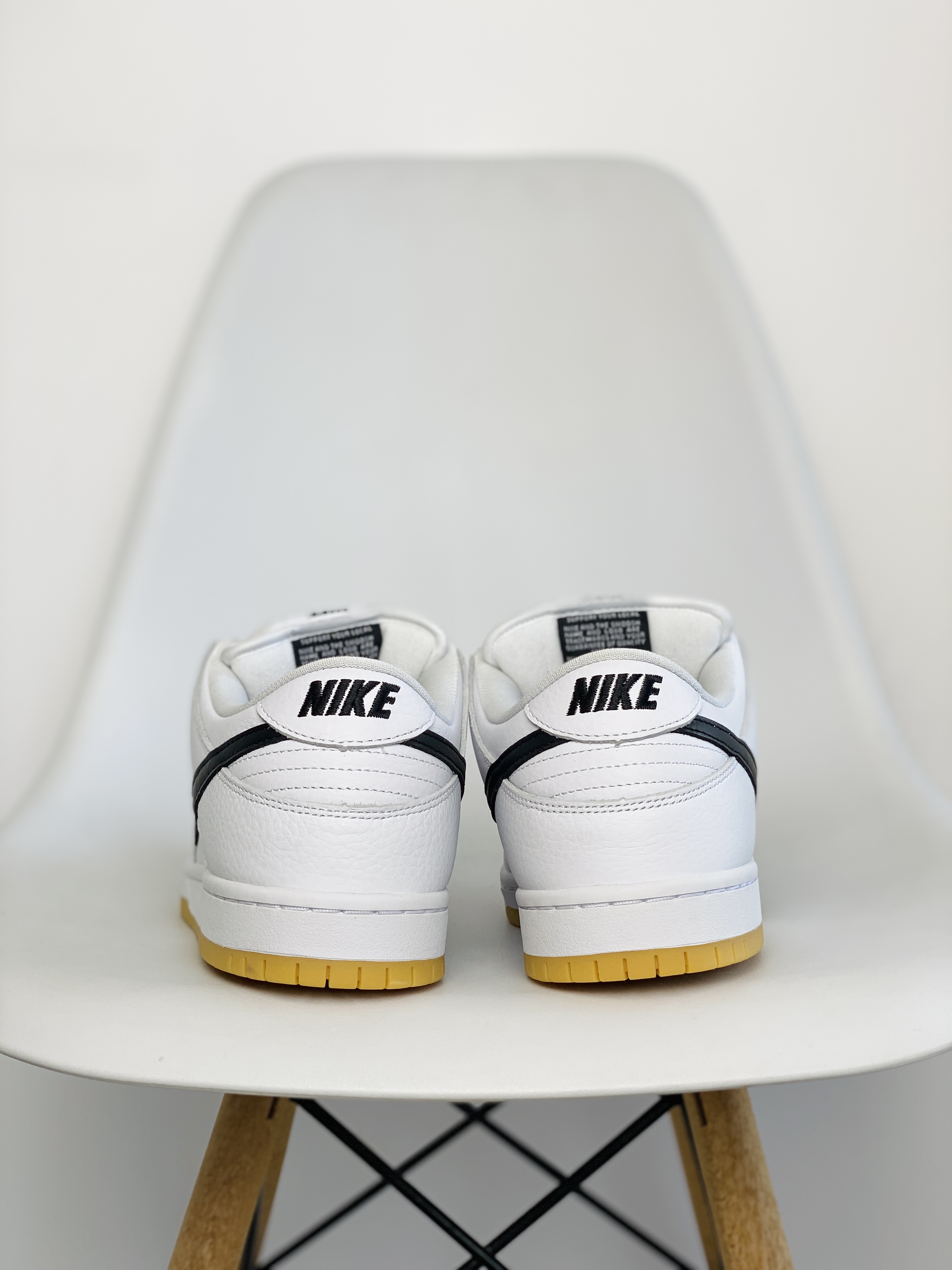  Dunk SB Low PRO ISO White Gum 低筒 復古 休闲鞋 原厂头层皮  板鞋 男鞋 女鞋 波鞋 黑白生膠  CD2563-101