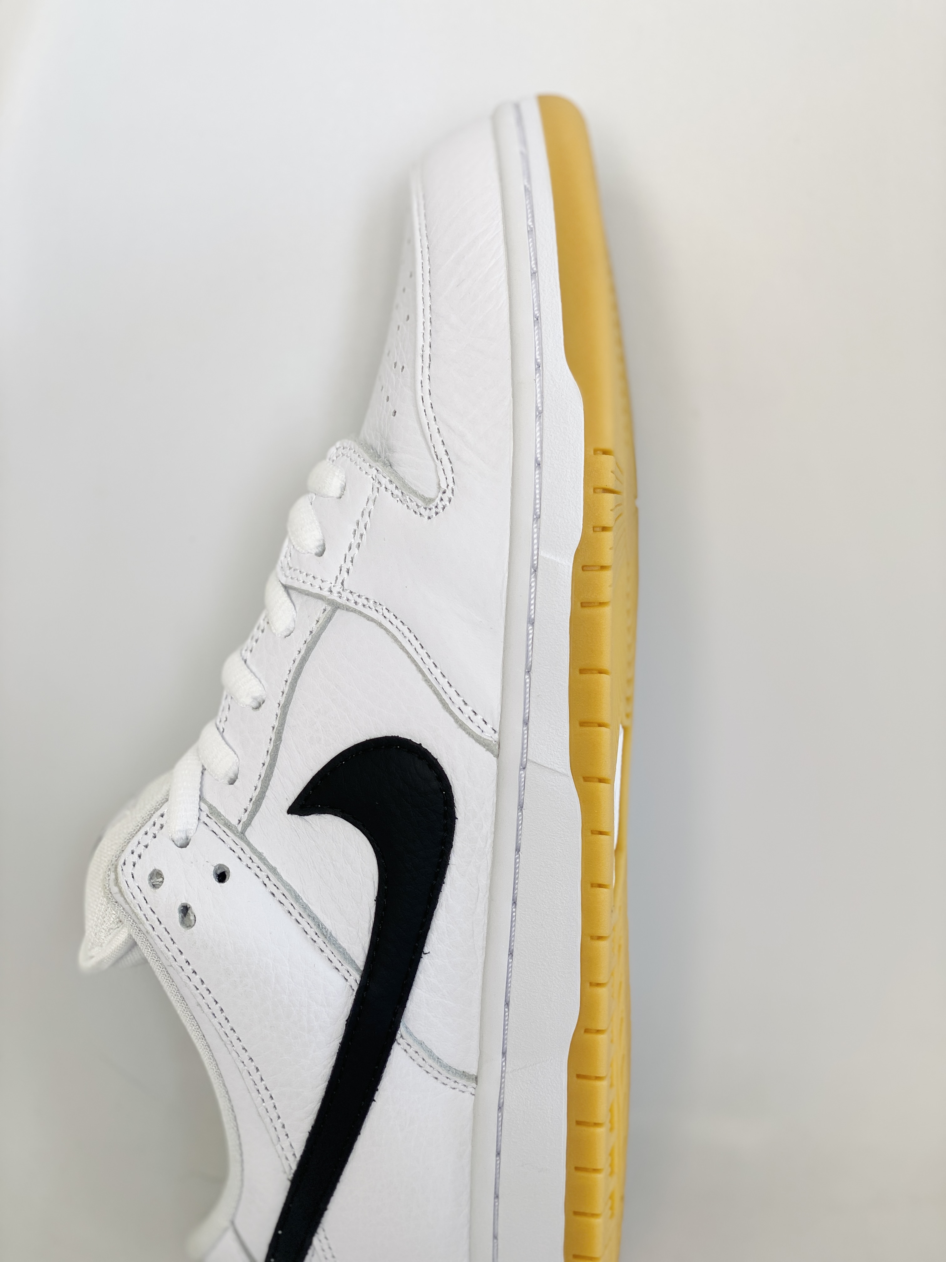  Dunk SB Low PRO ISO White Gum 低筒 復古 休闲鞋 原厂头层皮  板鞋 男鞋 女鞋 波鞋 黑白生膠  CD2563-101