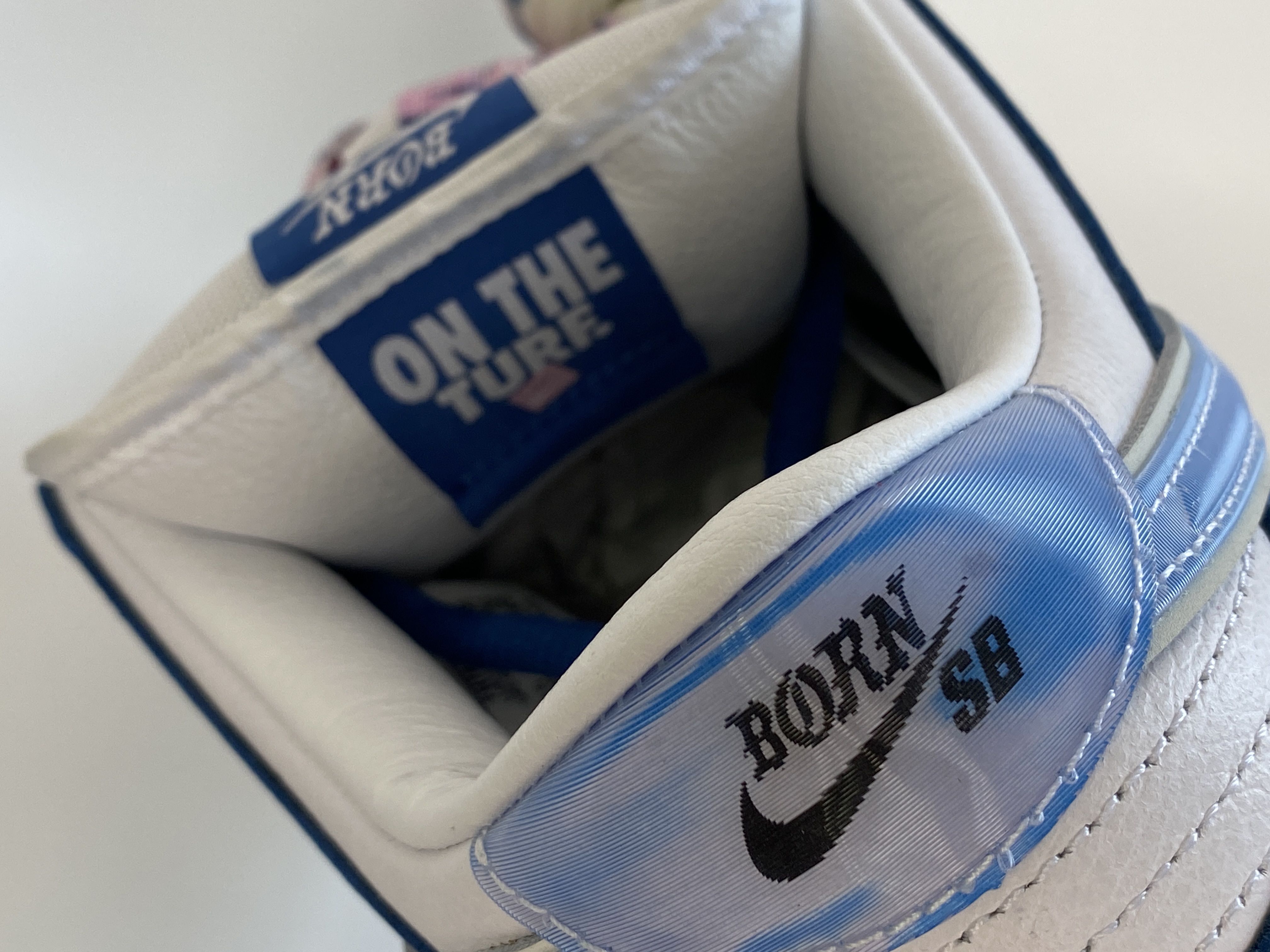 Born Raised Dunk SB Low  Release Date 低筒 复古板鞋 休闲鞋 男鞋 女鞋  藍白色 FN7819-400