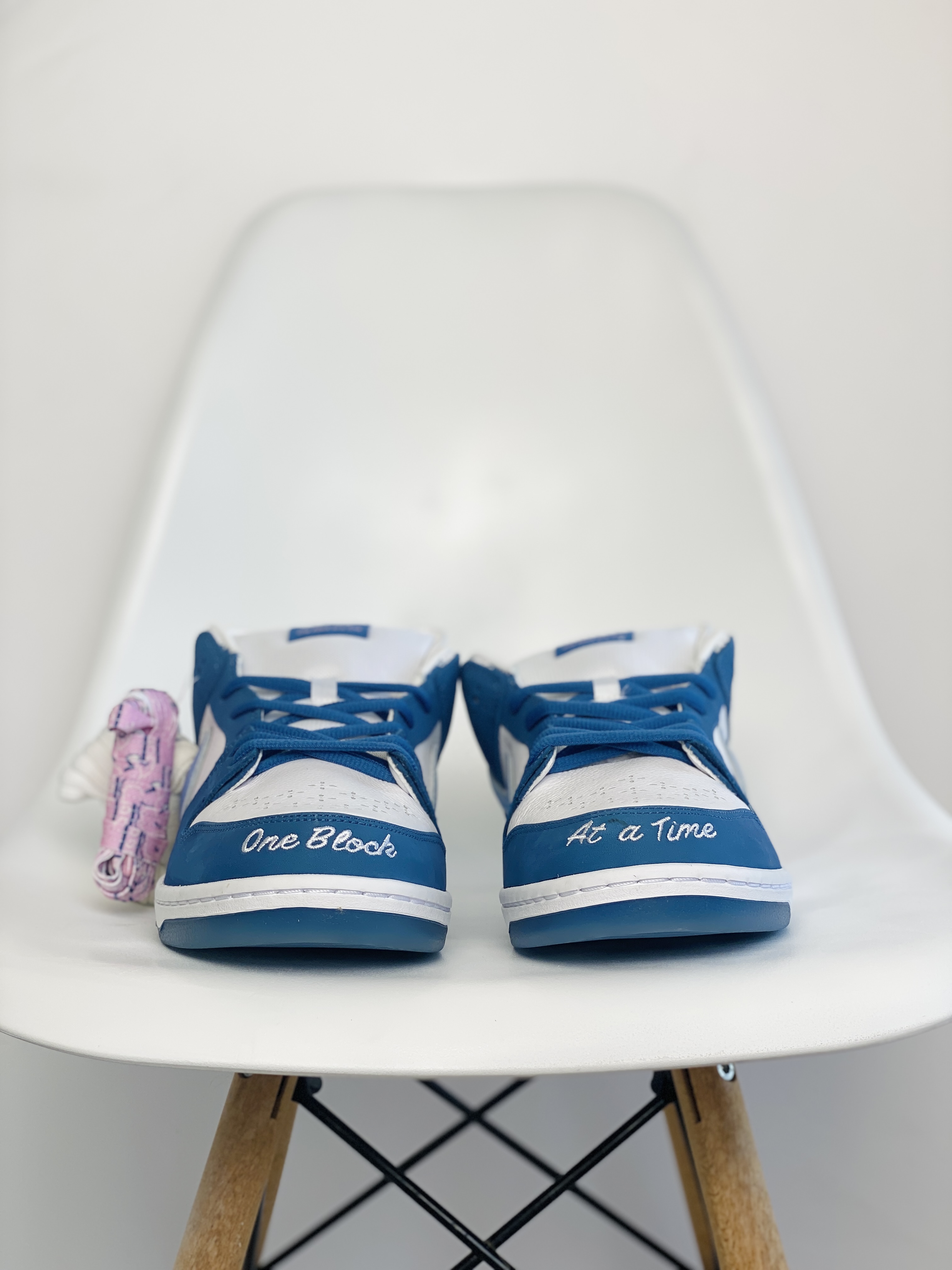 Born Raised Dunk SB Low  Release Date 低筒 复古板鞋 休闲鞋 男鞋 女鞋  藍白色 FN7819-400