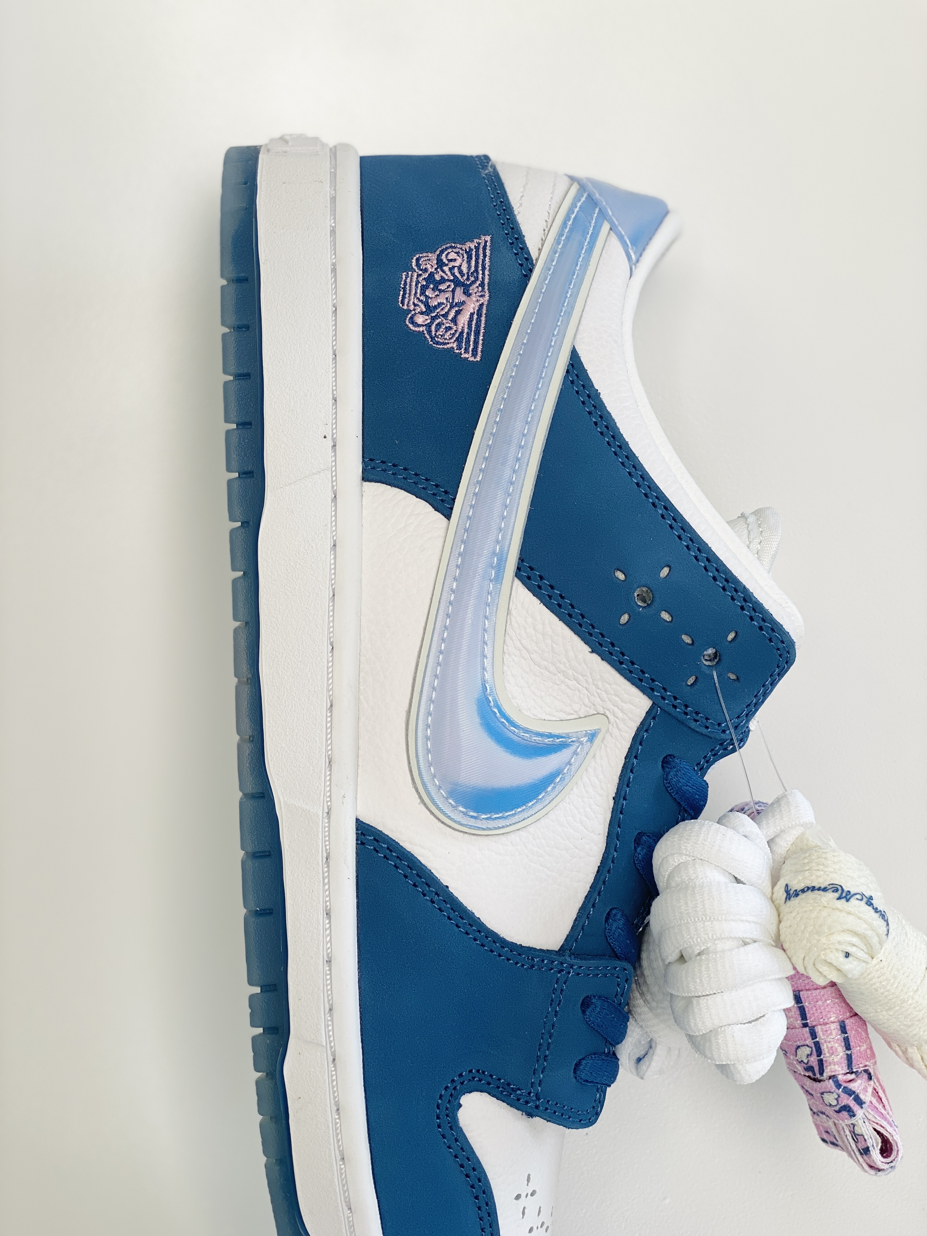 Born Raised Dunk SB Low  Release Date 低筒 复古板鞋 休闲鞋 男鞋 女鞋  藍白色 FN7819-400