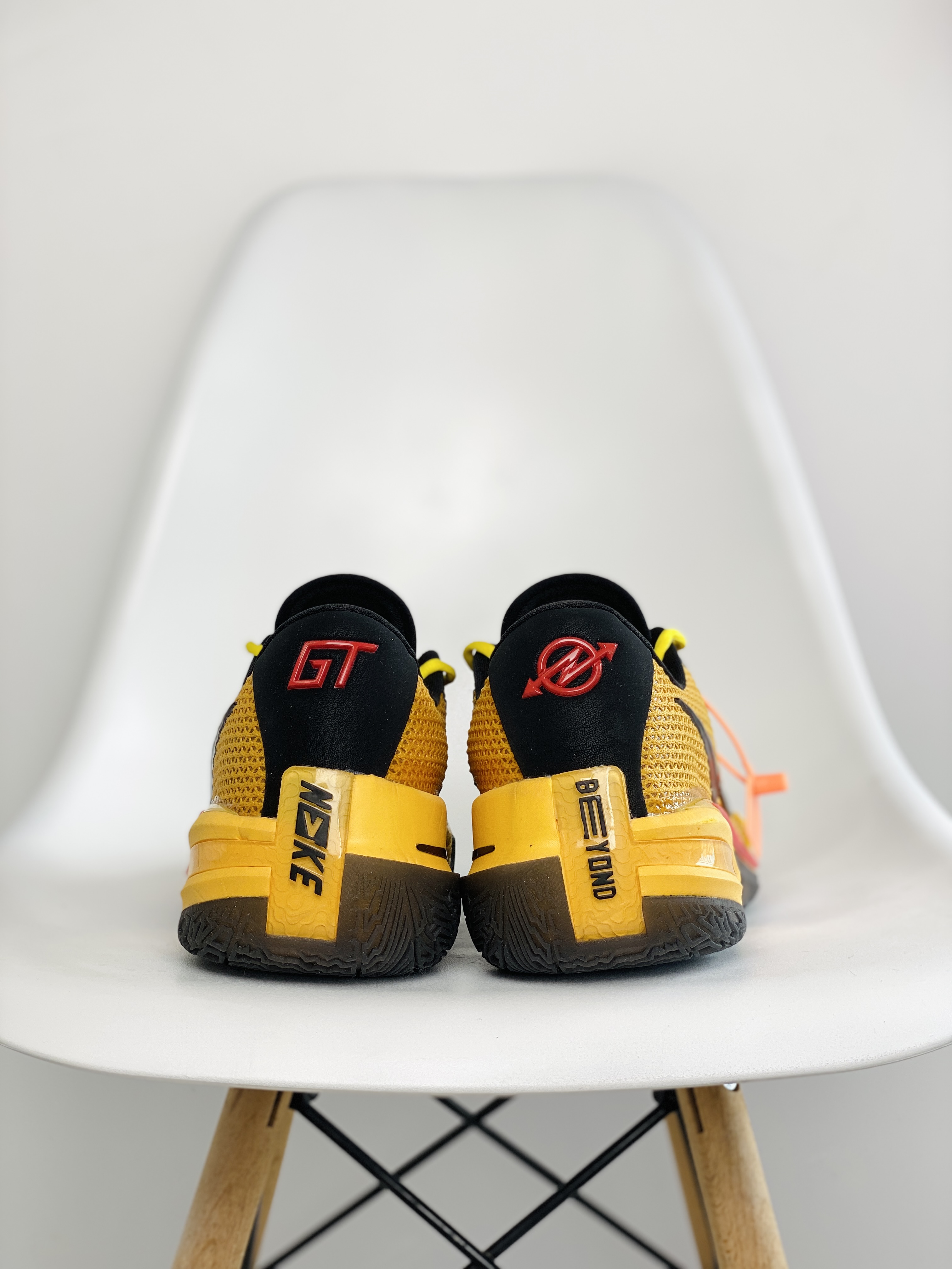 需预定 STAR  GT Cut Black Fusion Red 中底＋碳板版本  低筒  篮球鞋 球鞋 实战鞋 全掌气垫 TPU抗扭 黑黃李小龍