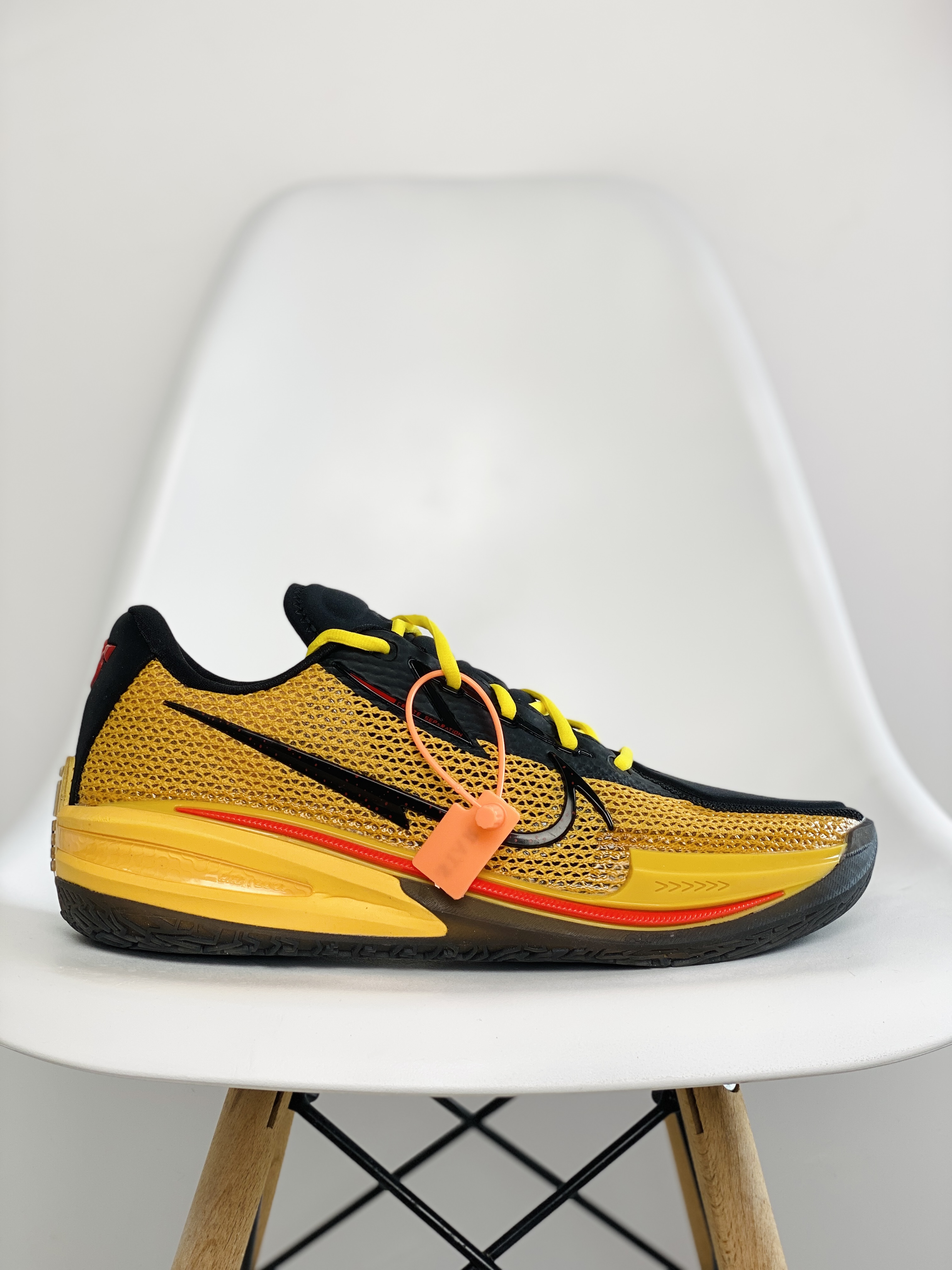 需预定 STAR  GT Cut Black Fusion Red 中底＋碳板版本  低筒  篮球鞋 球鞋 实战鞋 全掌气垫 TPU抗扭 黑黃李小龍