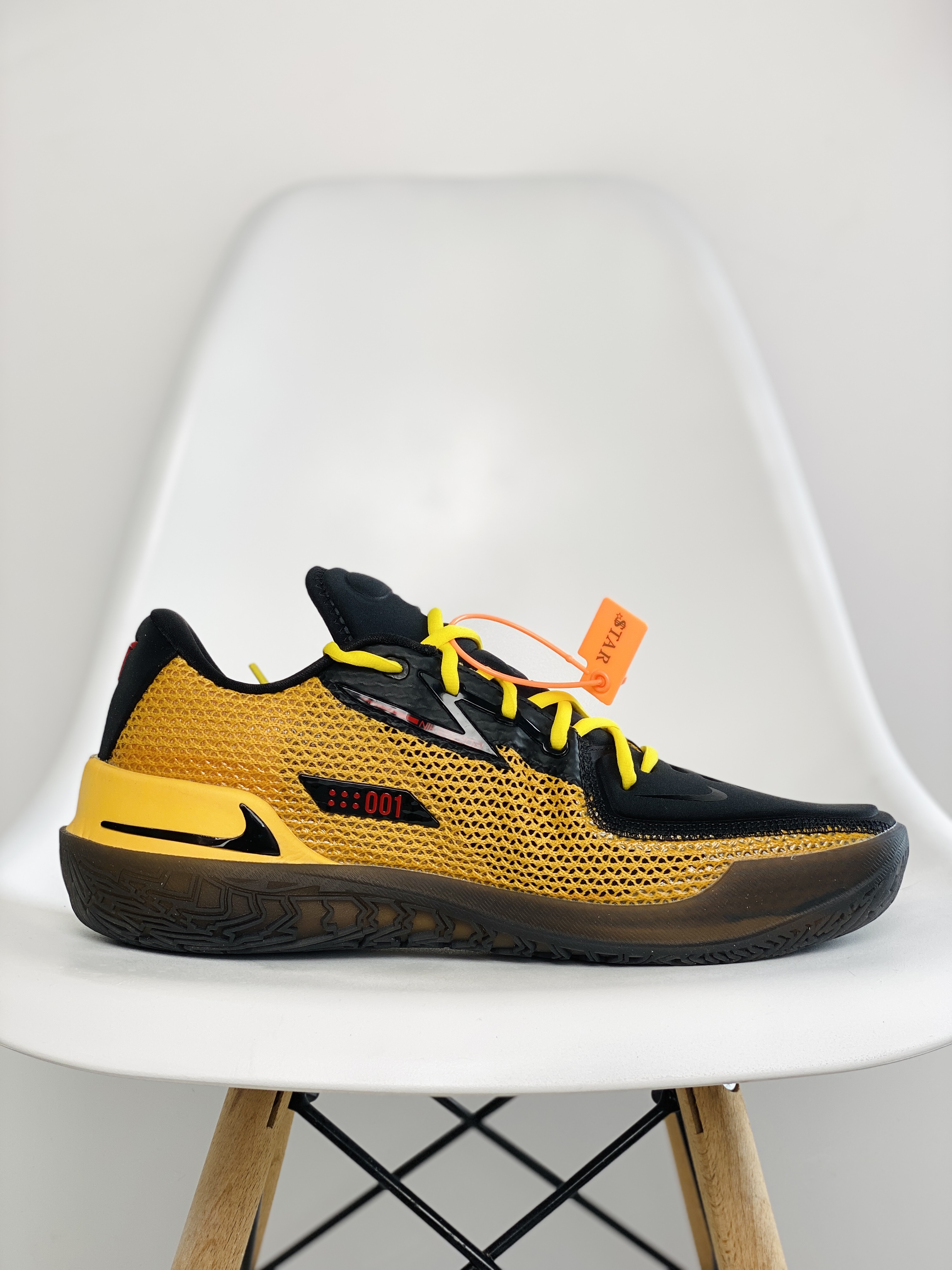 需预定 STAR  GT Cut Black Fusion Red 中底＋碳板版本  低筒  篮球鞋 球鞋 实战鞋 全掌气垫 TPU抗扭 黑黃李小龍