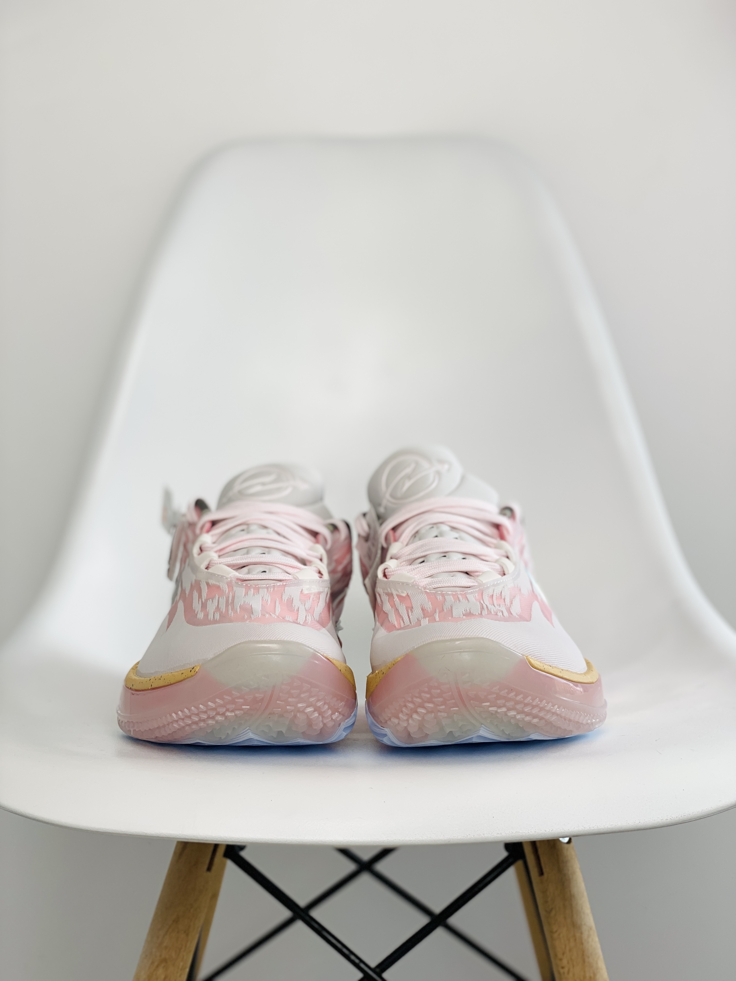 滅世 GT Cut 2.0  低筒   全掌 气垫 防滑耐磨 籃球鞋 實戰鞋 球鞋 波鞋 男鞋 水蜜桃 粉色 DJ6013-602