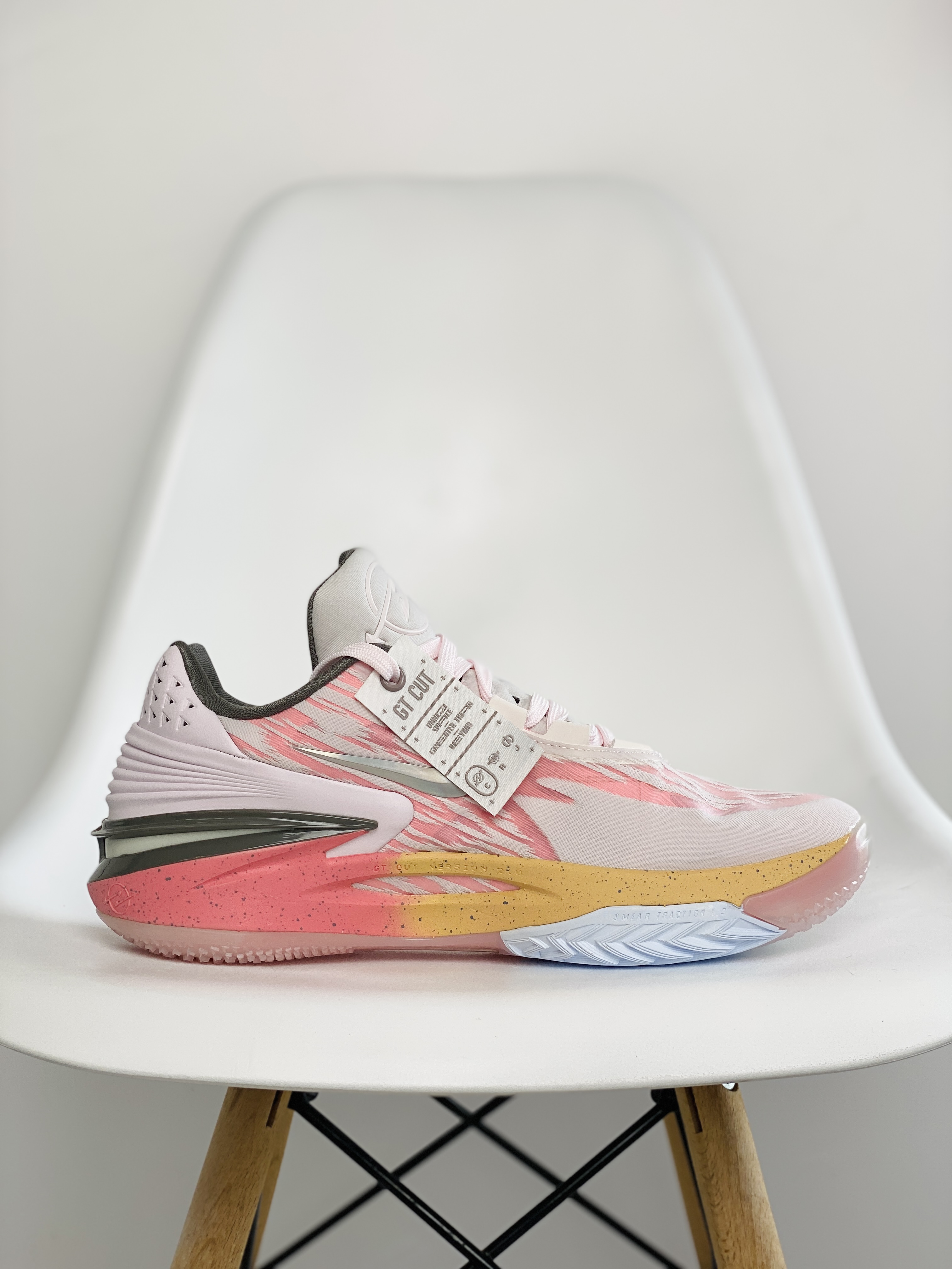 滅世 GT Cut 2.0  低筒   全掌 气垫 防滑耐磨 籃球鞋 實戰鞋 球鞋 波鞋 男鞋 水蜜桃 粉色 DJ6013-602