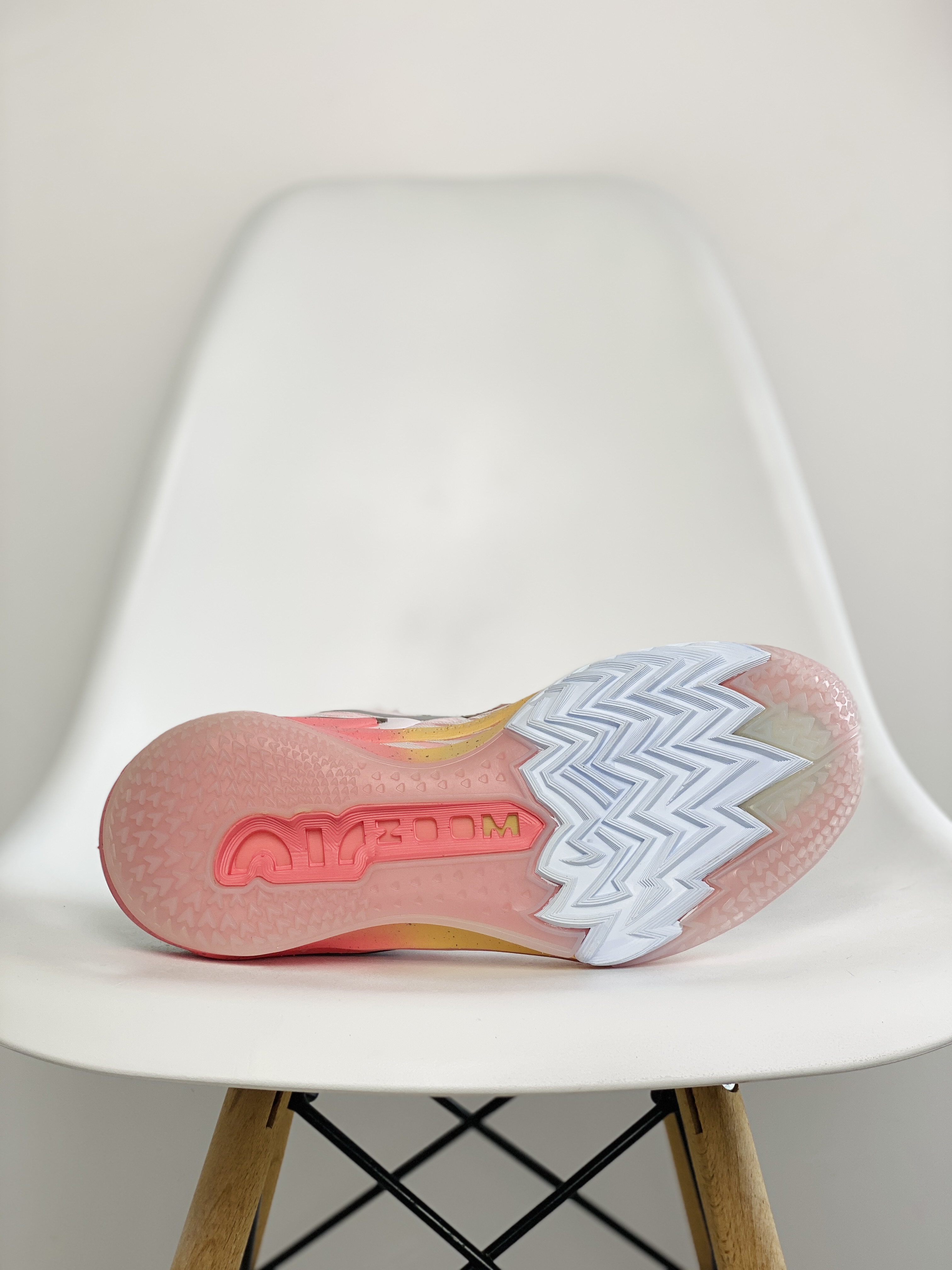 滅世 GT Cut 2.0  低筒   全掌 气垫 防滑耐磨 籃球鞋 實戰鞋 球鞋 波鞋 男鞋 水蜜桃 粉色 DJ6013-602